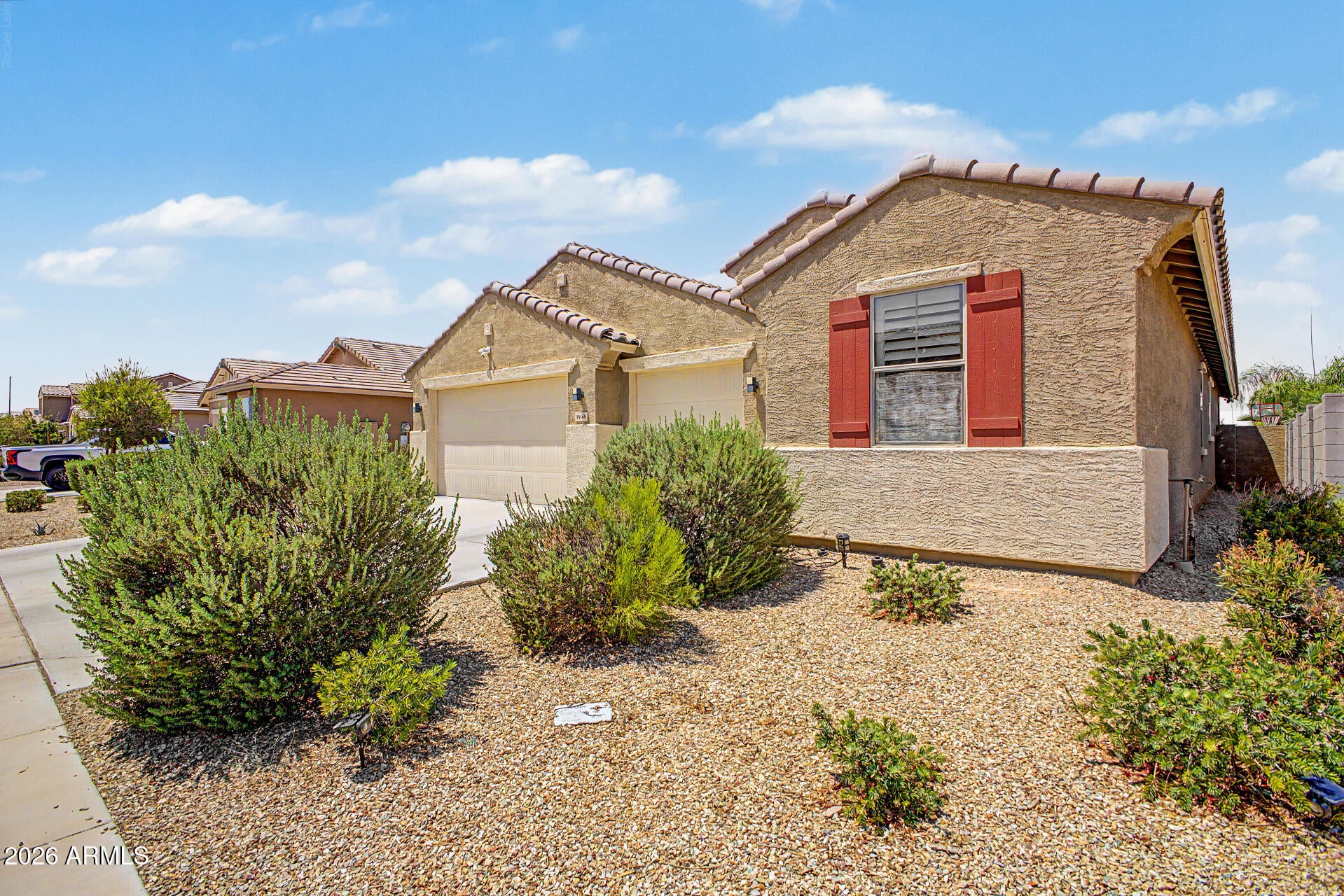 18146 W ROBIN Lane