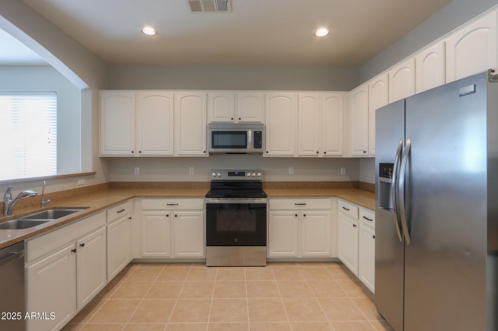 Photo of 43460 W Caven Drive, Maricopa, AZ 85138 (MLS # 6973192)