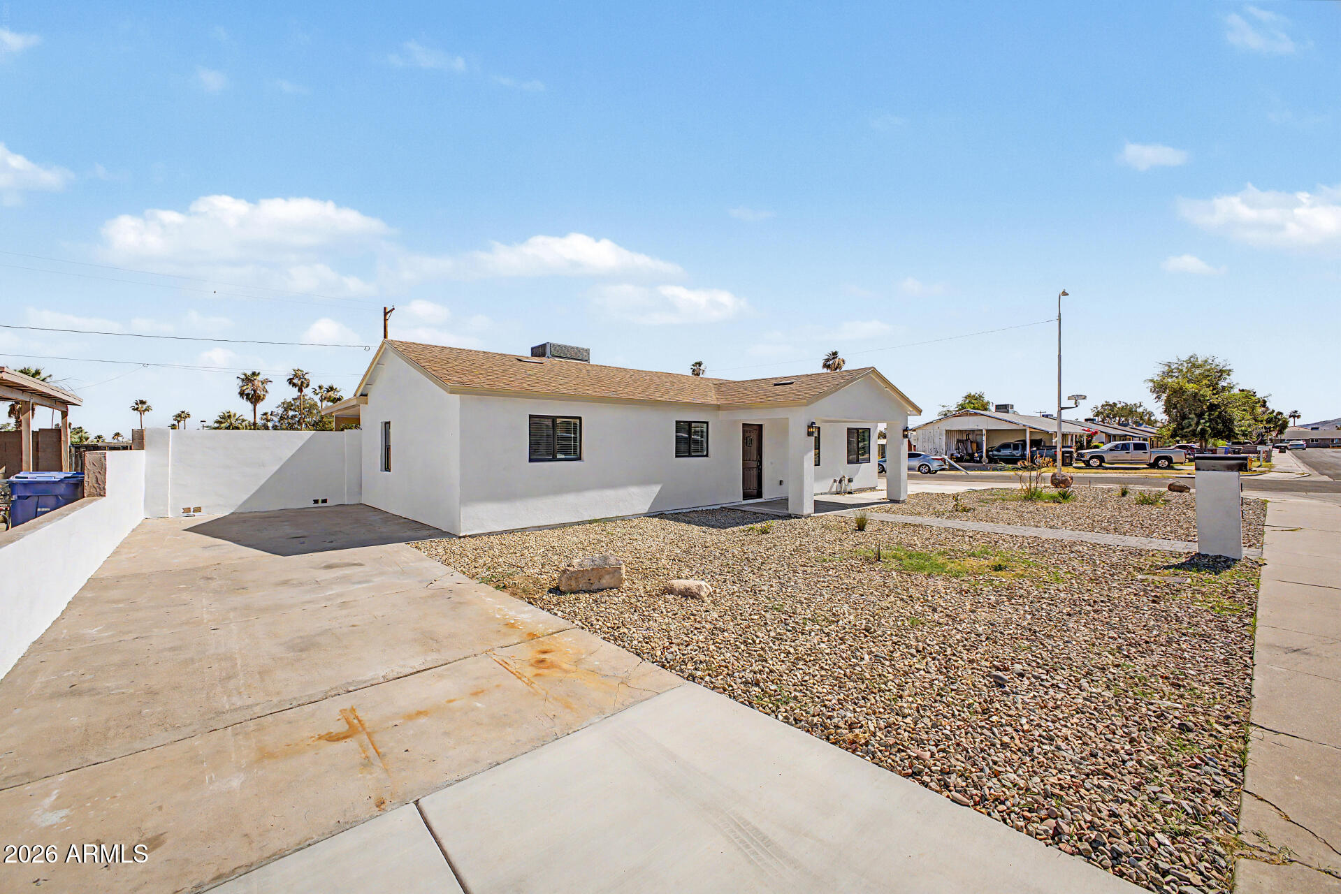 428 E DESERT Drive