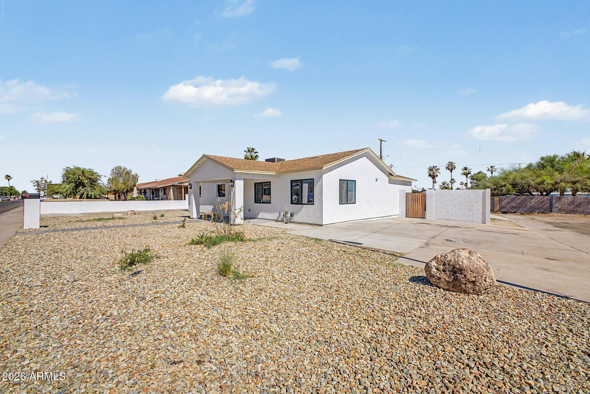 428 E DESERT Drive