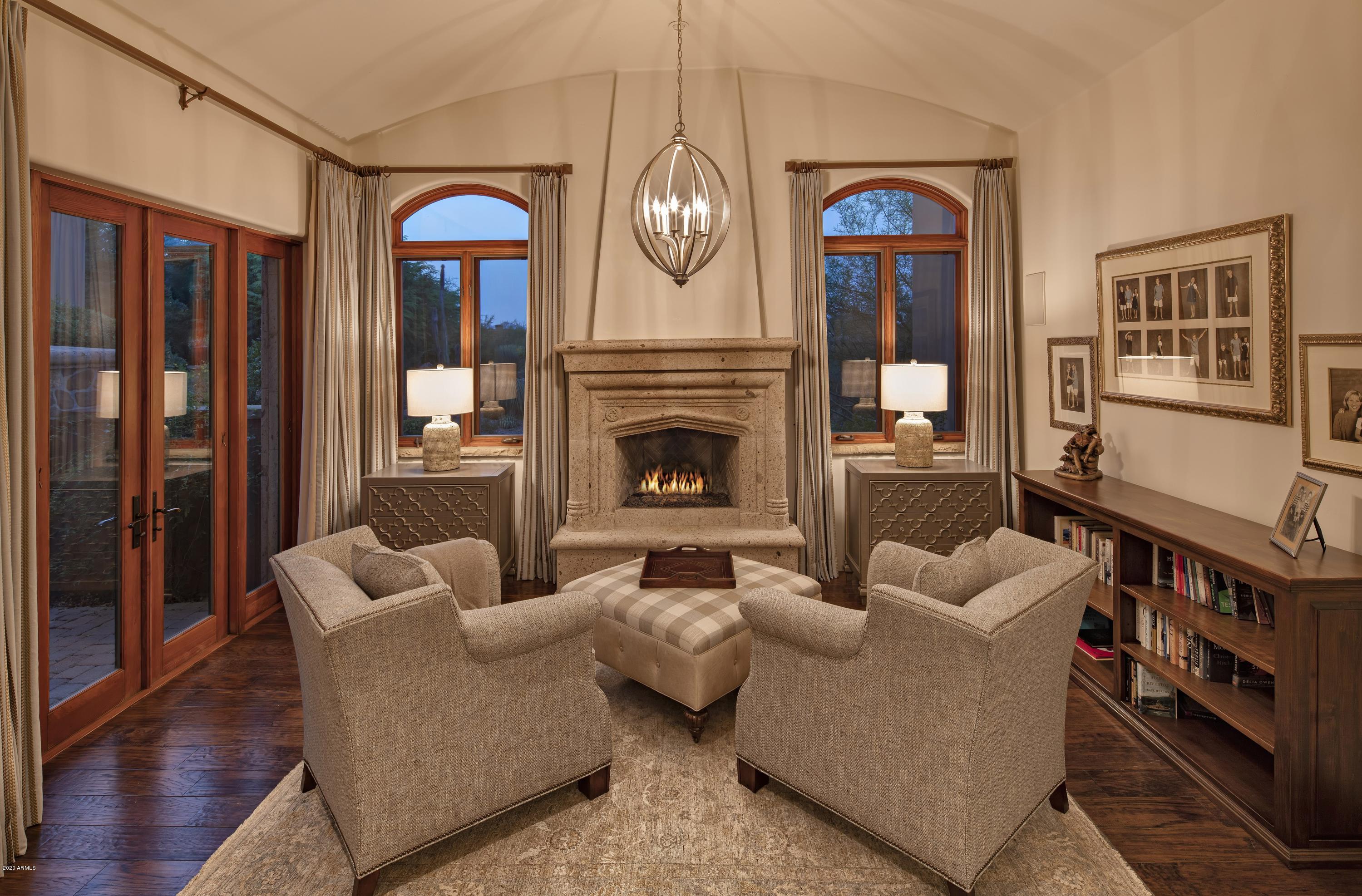 PINNACLE CANYON - Residential