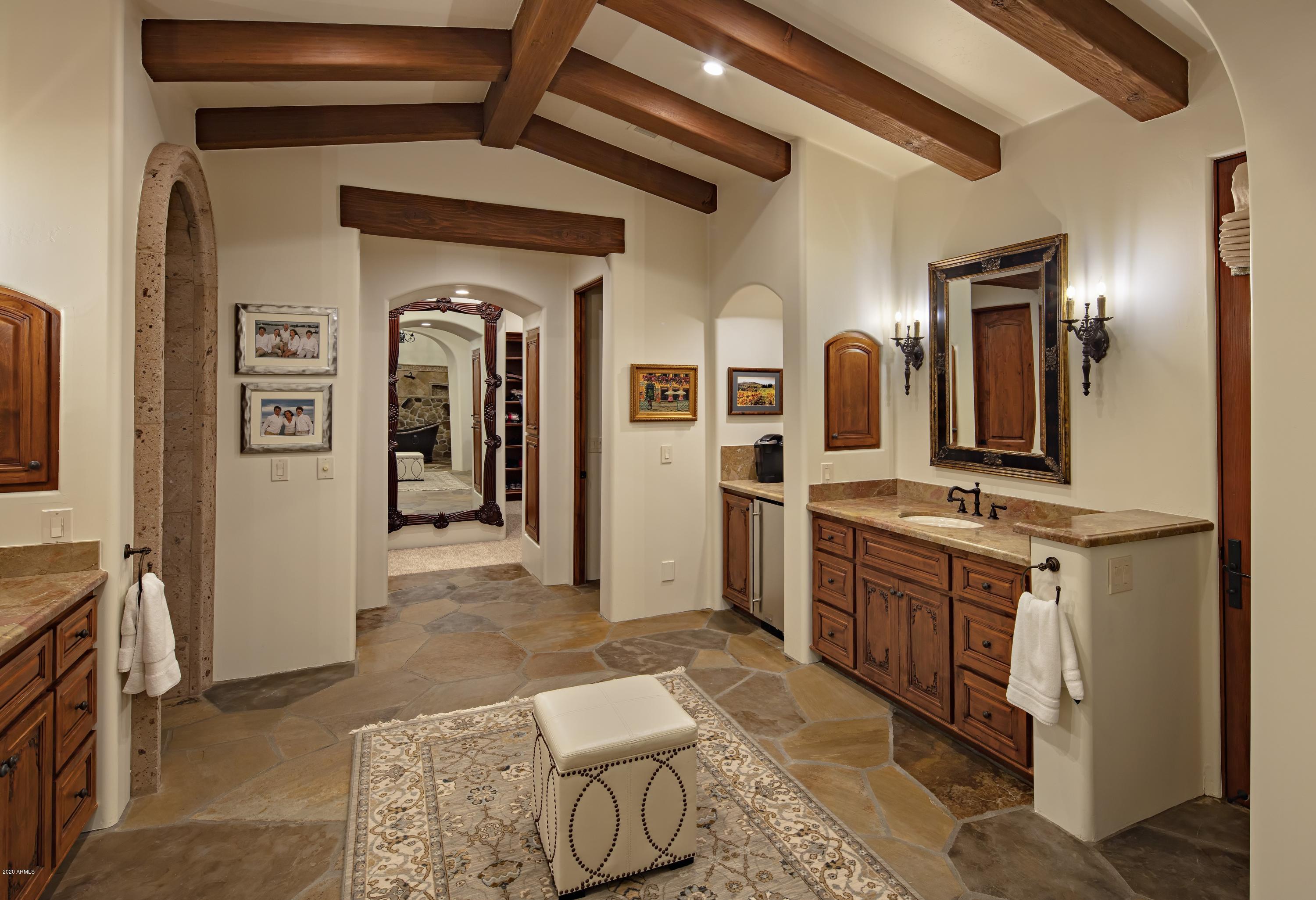 PINNACLE CANYON - Residential