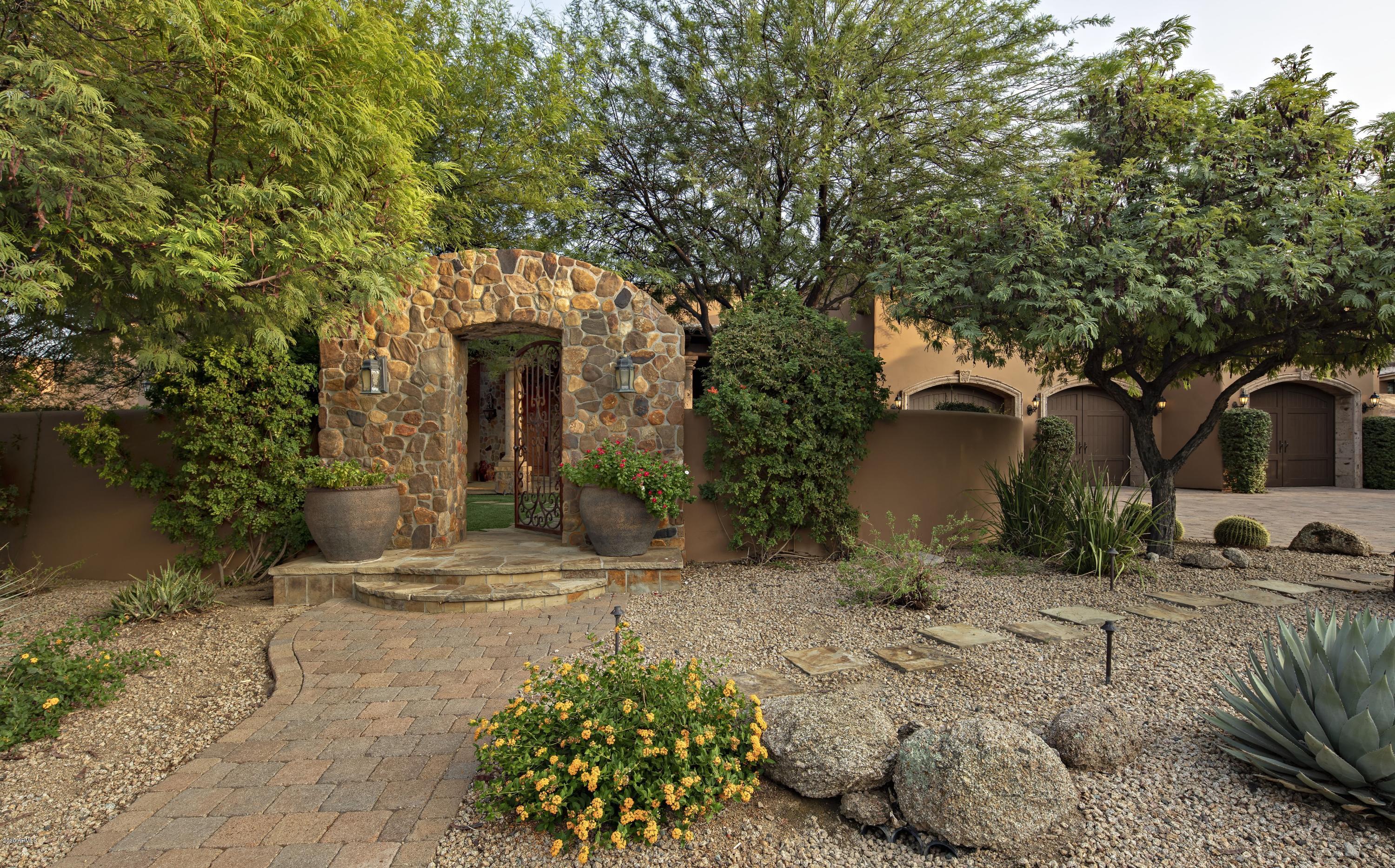 PINNACLE CANYON - Residential