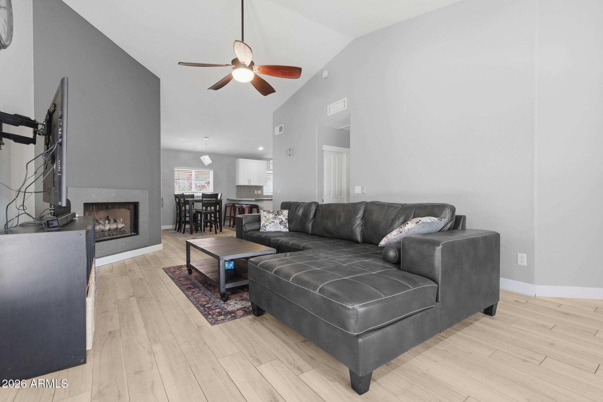100 S SANDSTONE Street