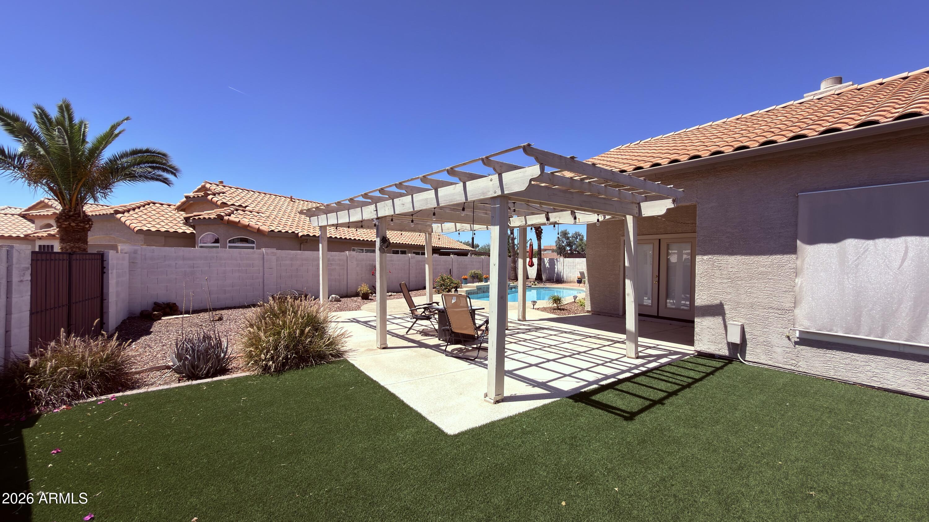 VAL VISTA - Residential