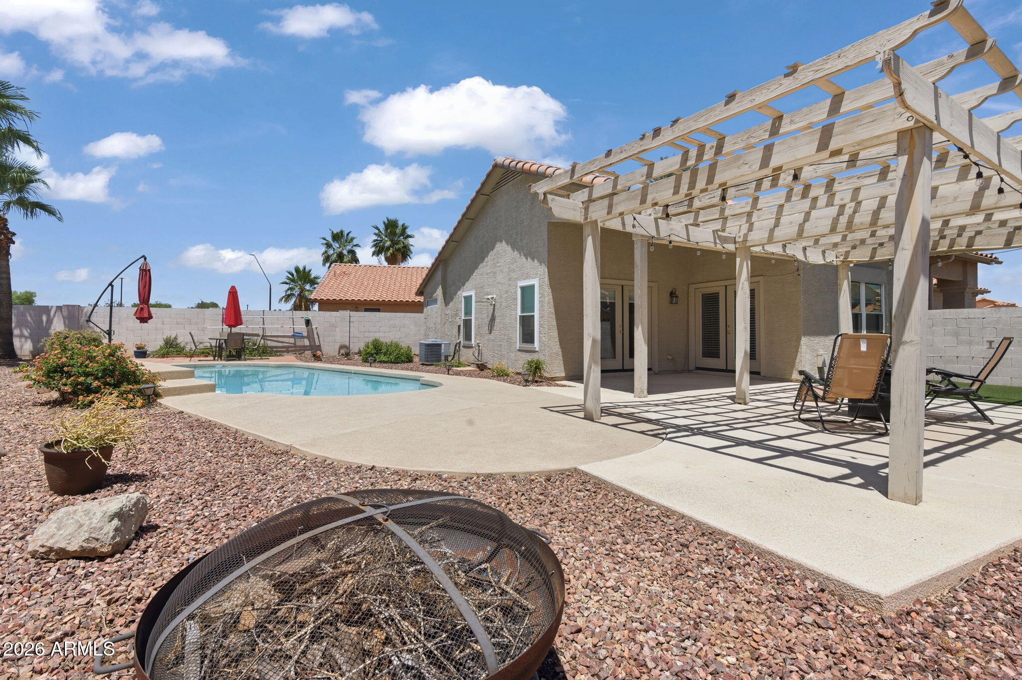 VAL VISTA - Residential