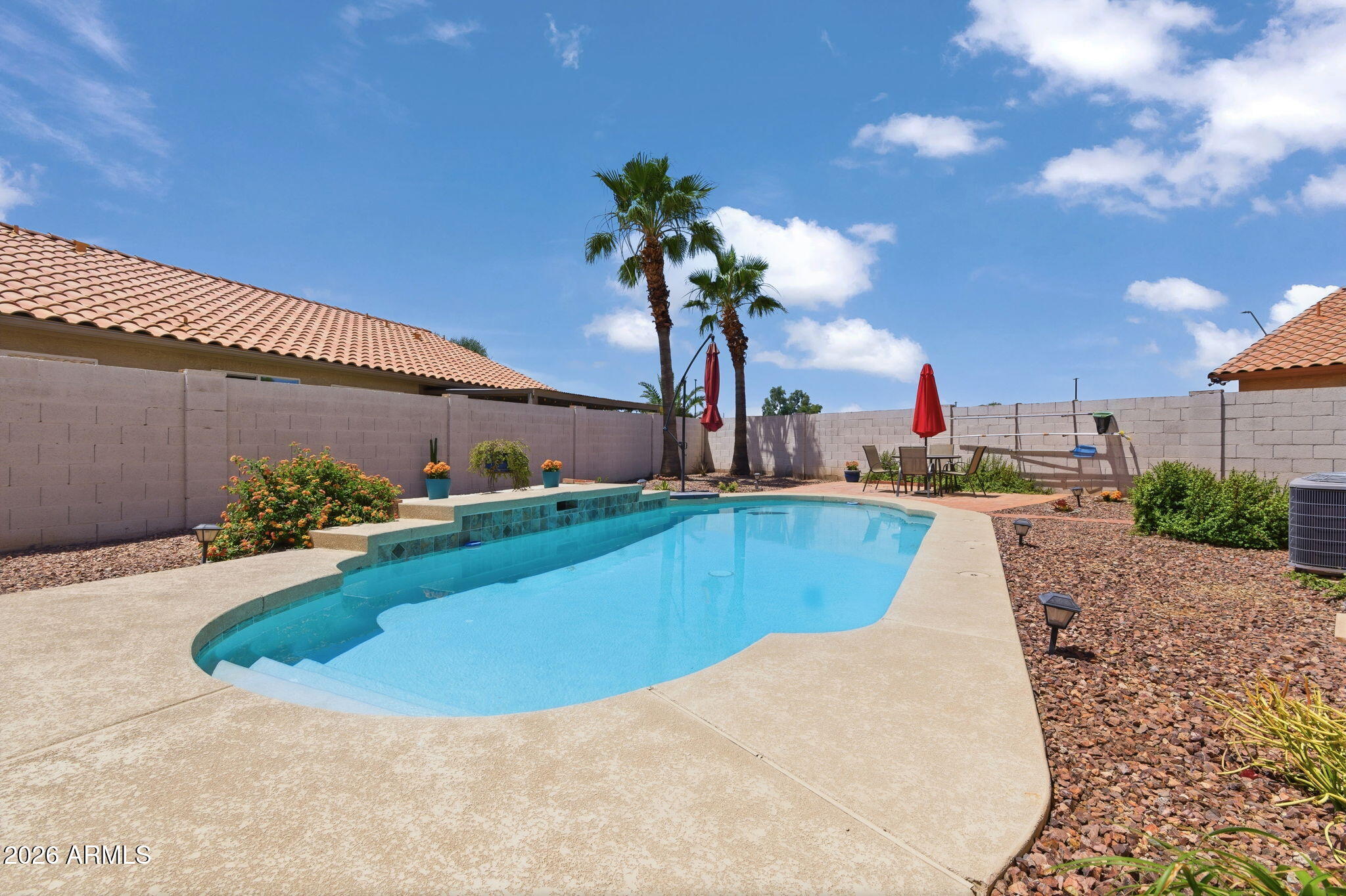 VAL VISTA - Residential