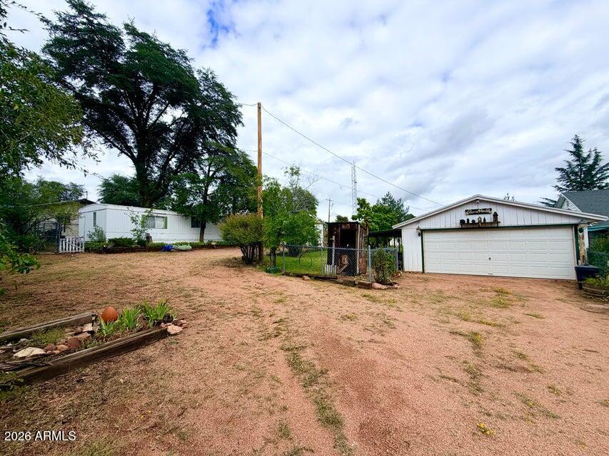 Properties 204 W Frontier Street