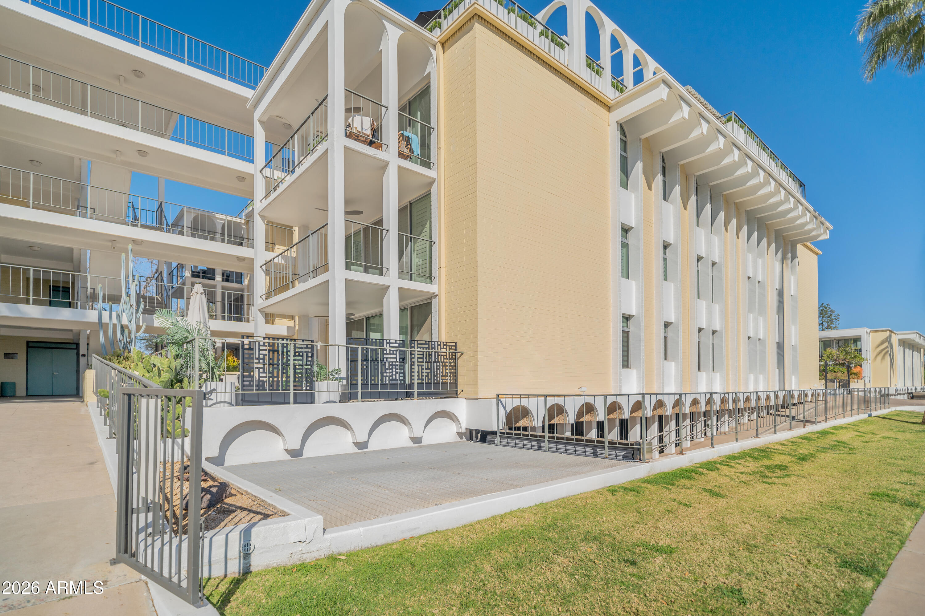 6502 N Central Avenue B103