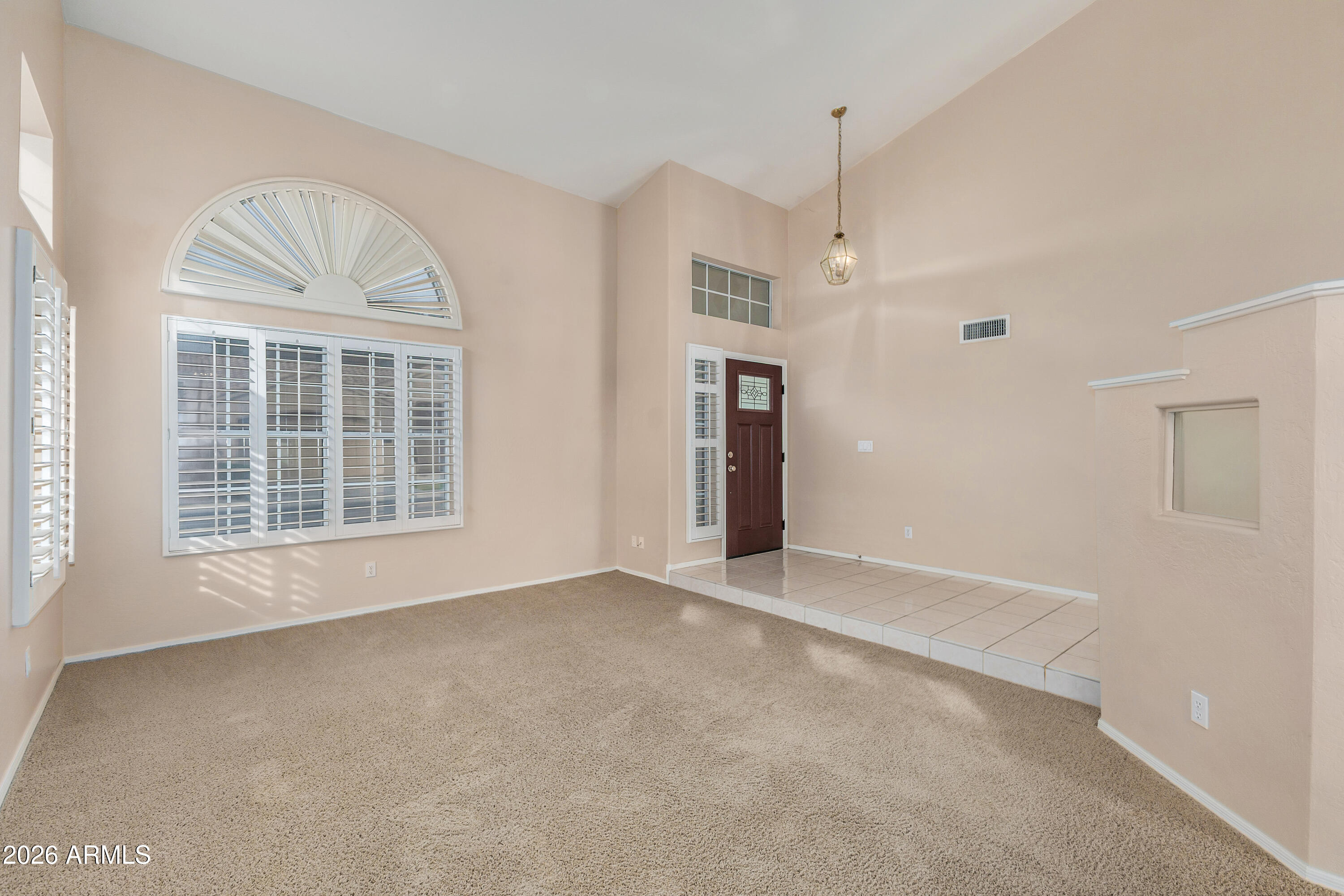 1934 W PENINSULA Circle