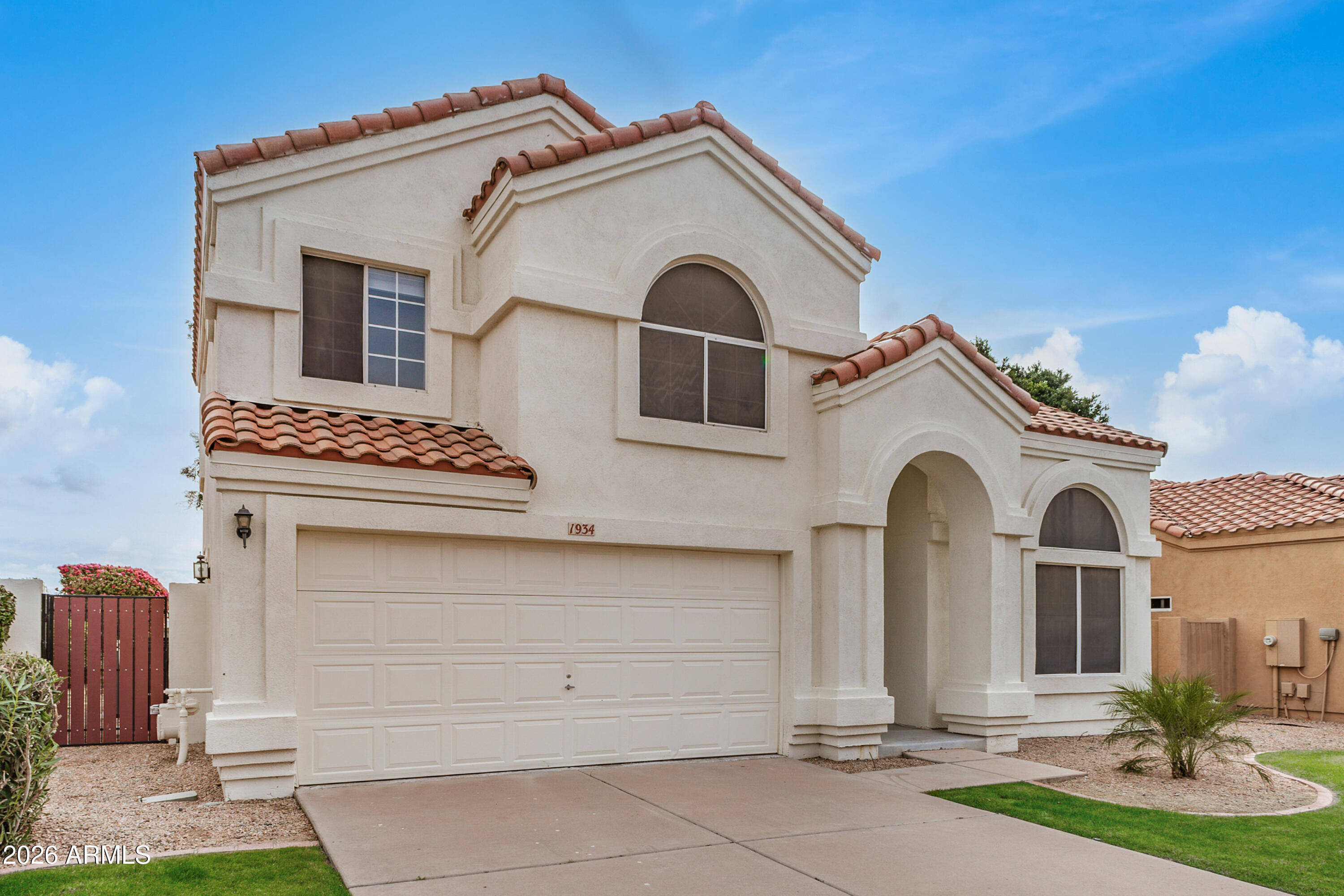 1934 W PENINSULA Circle