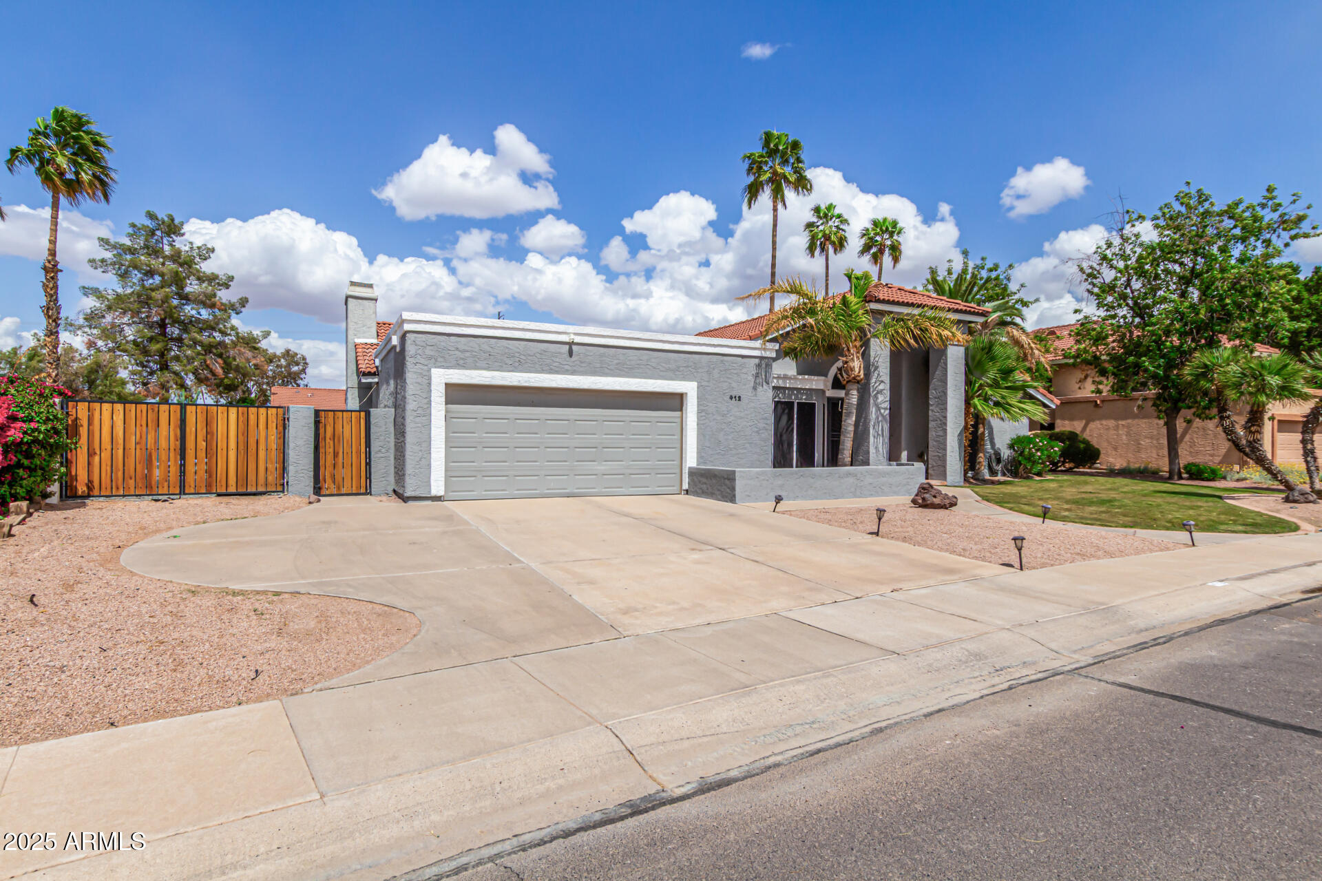 412 W Curry Street