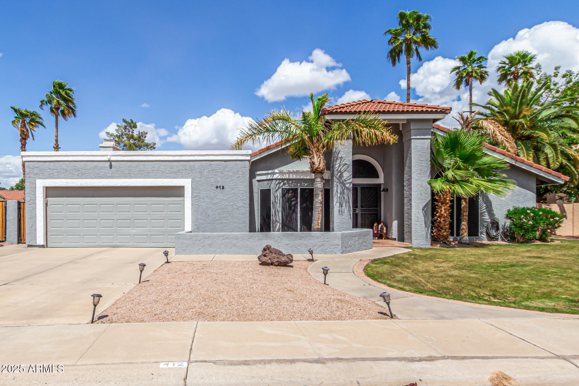 412 W Curry Street