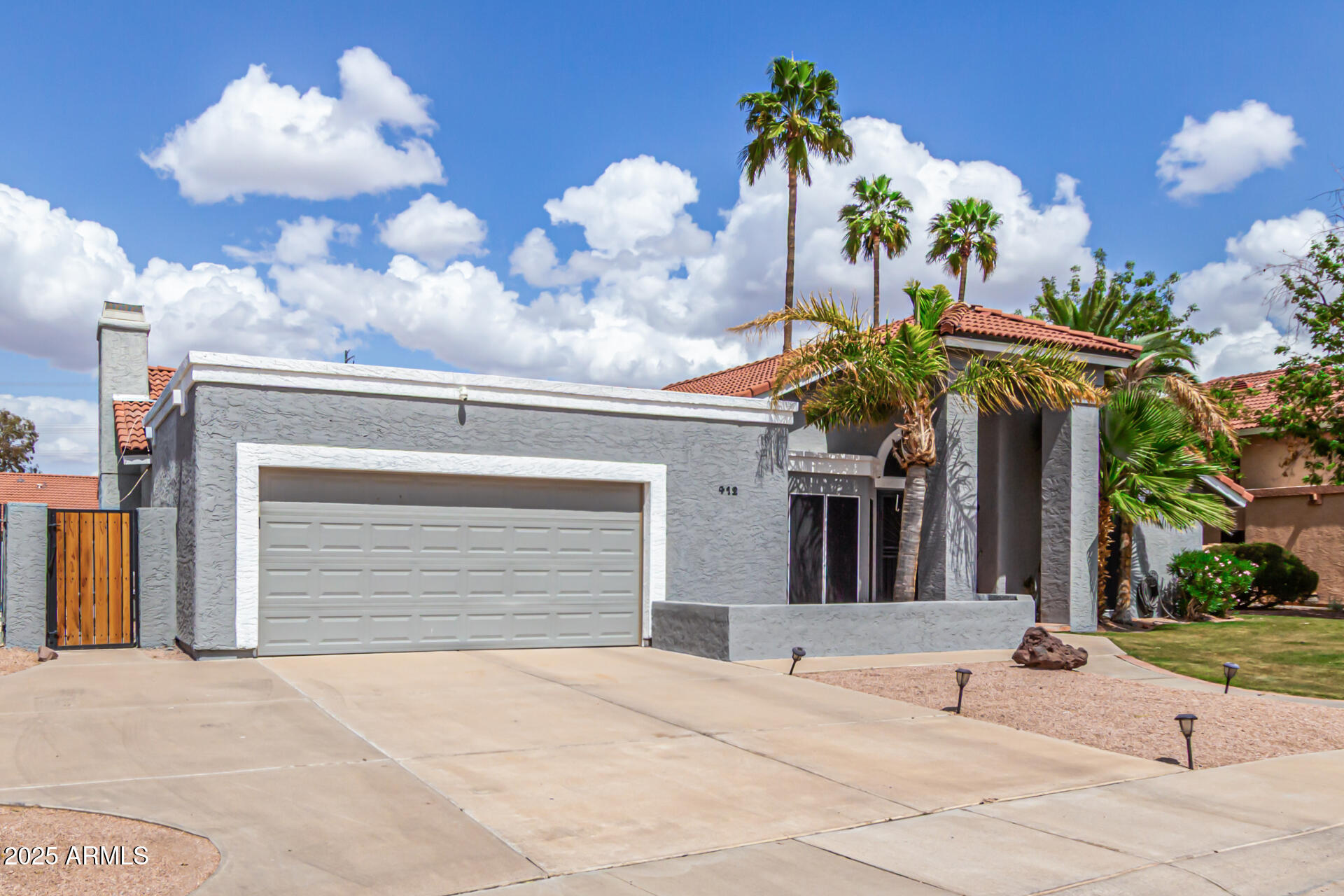 412 W Curry Street