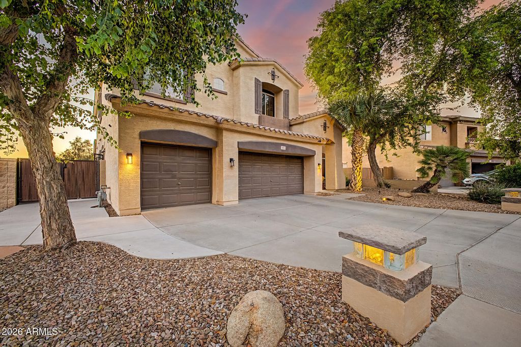 Photo of 682 E Capricorn Way, Chandler, AZ 85249 (MLS # 7025031)