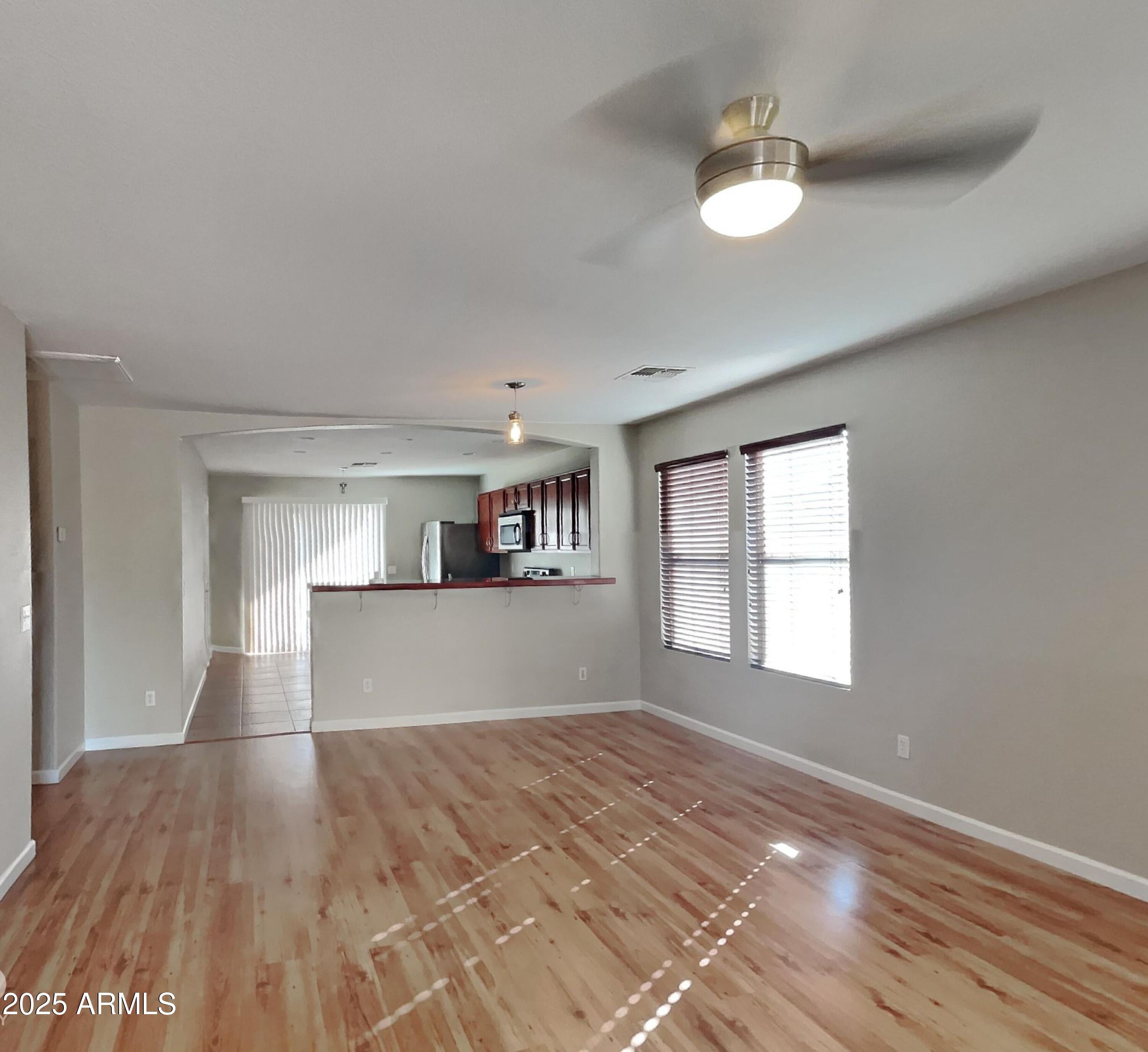 669 W SILVER REEF Court