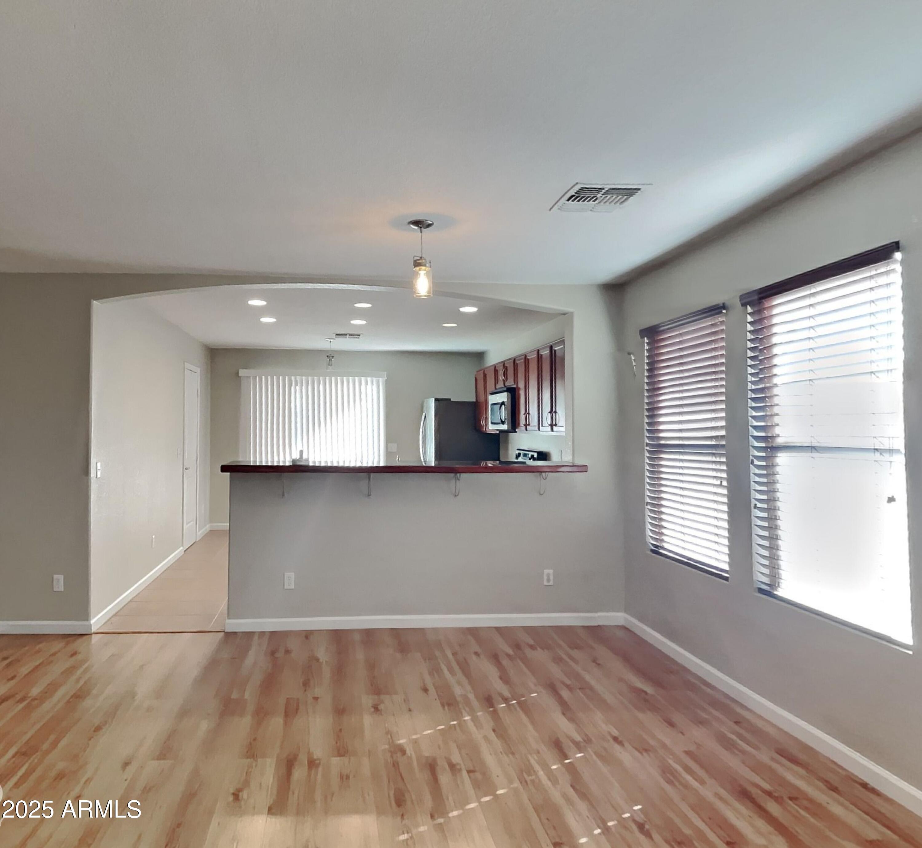 669 W SILVER REEF Court