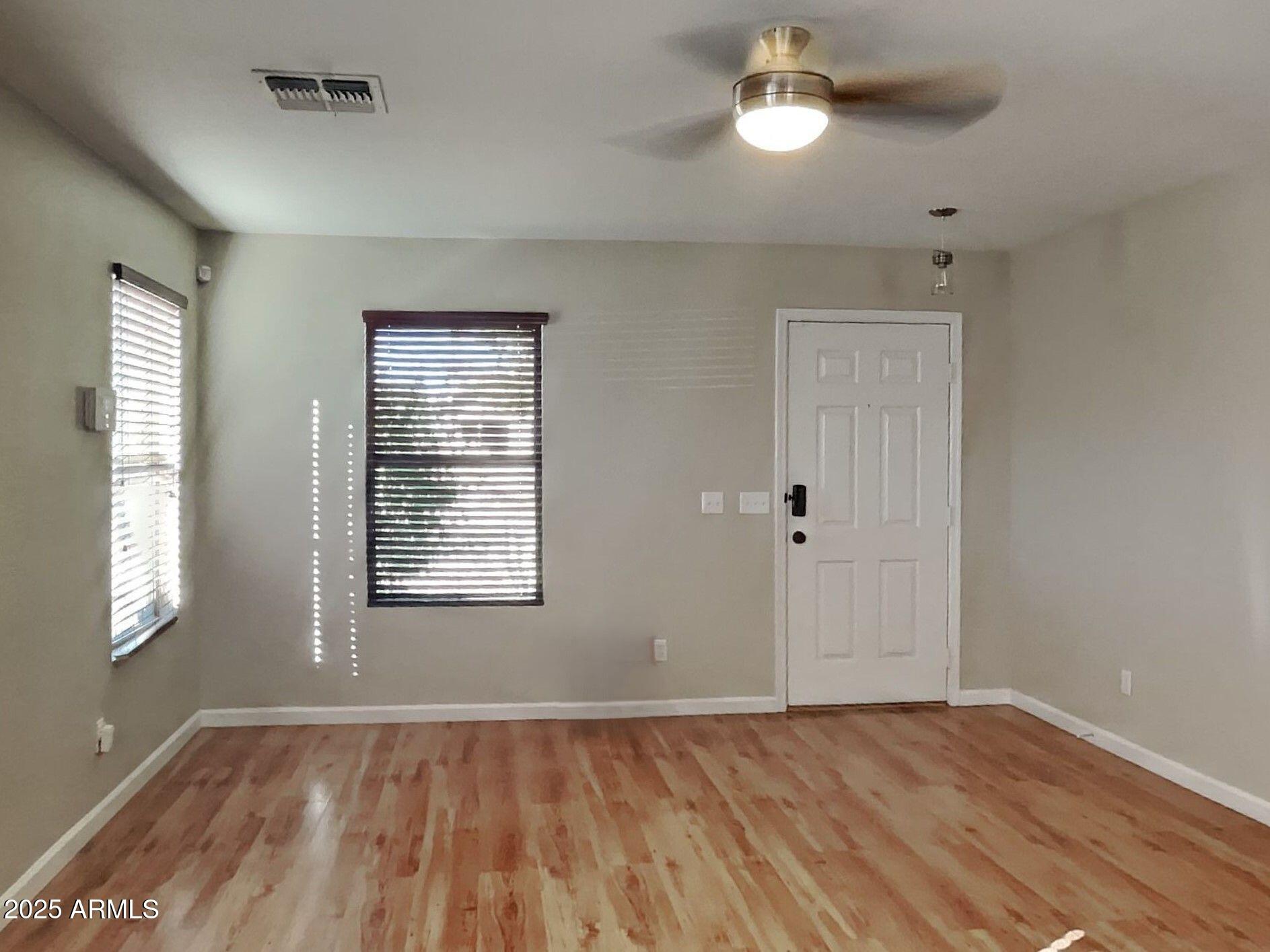 669 W SILVER REEF Court