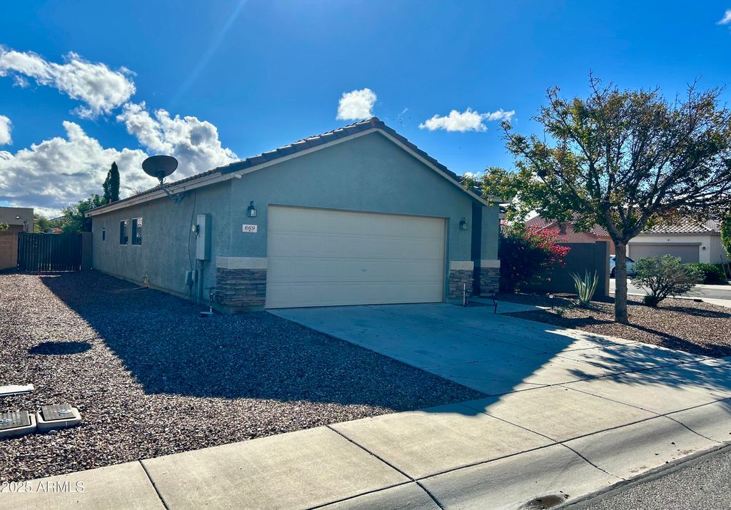 Photo of 669 W Silver Reef Court, Casa Grande, AZ 85122 (MLS # 6950917)