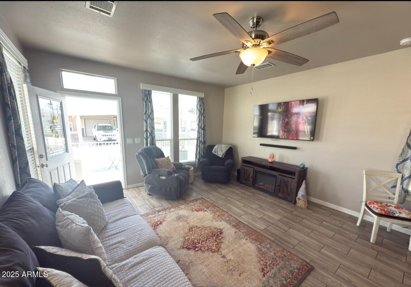 8865 E BASELINE Road 614