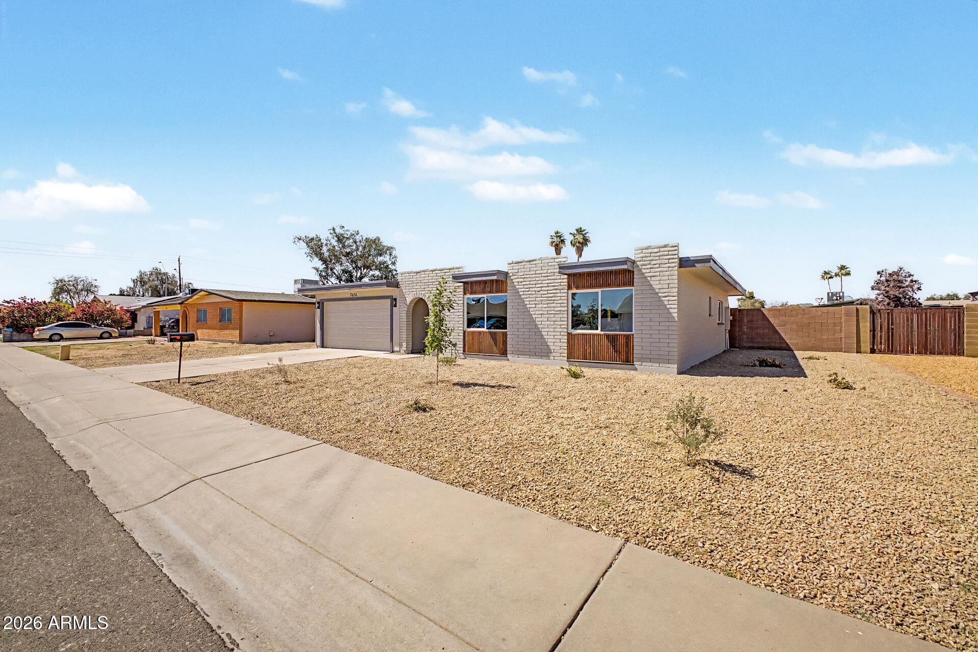 5036 W BEVERLY Lane