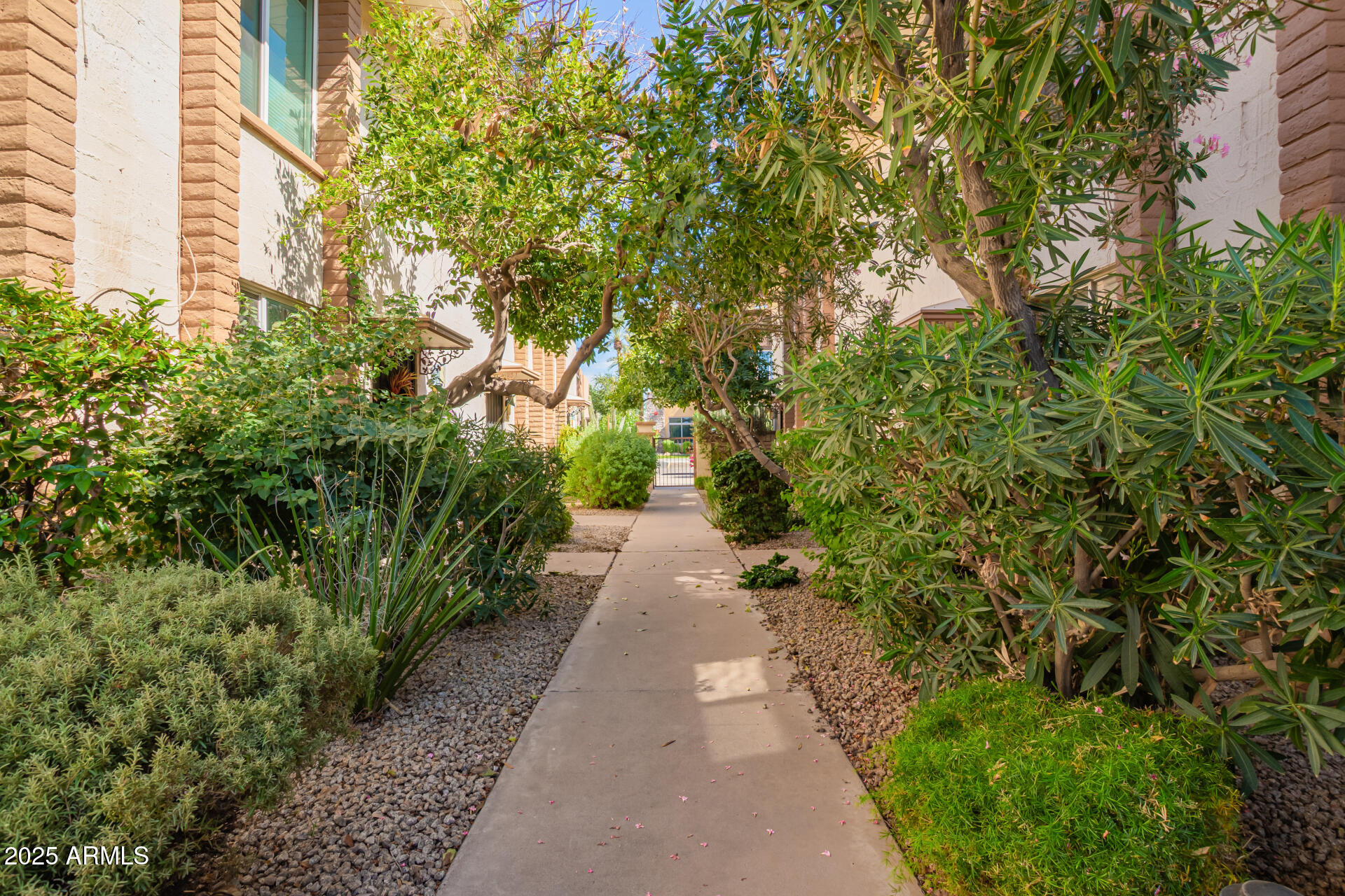 4848 N WOODMERE FAIRWAY -- 5