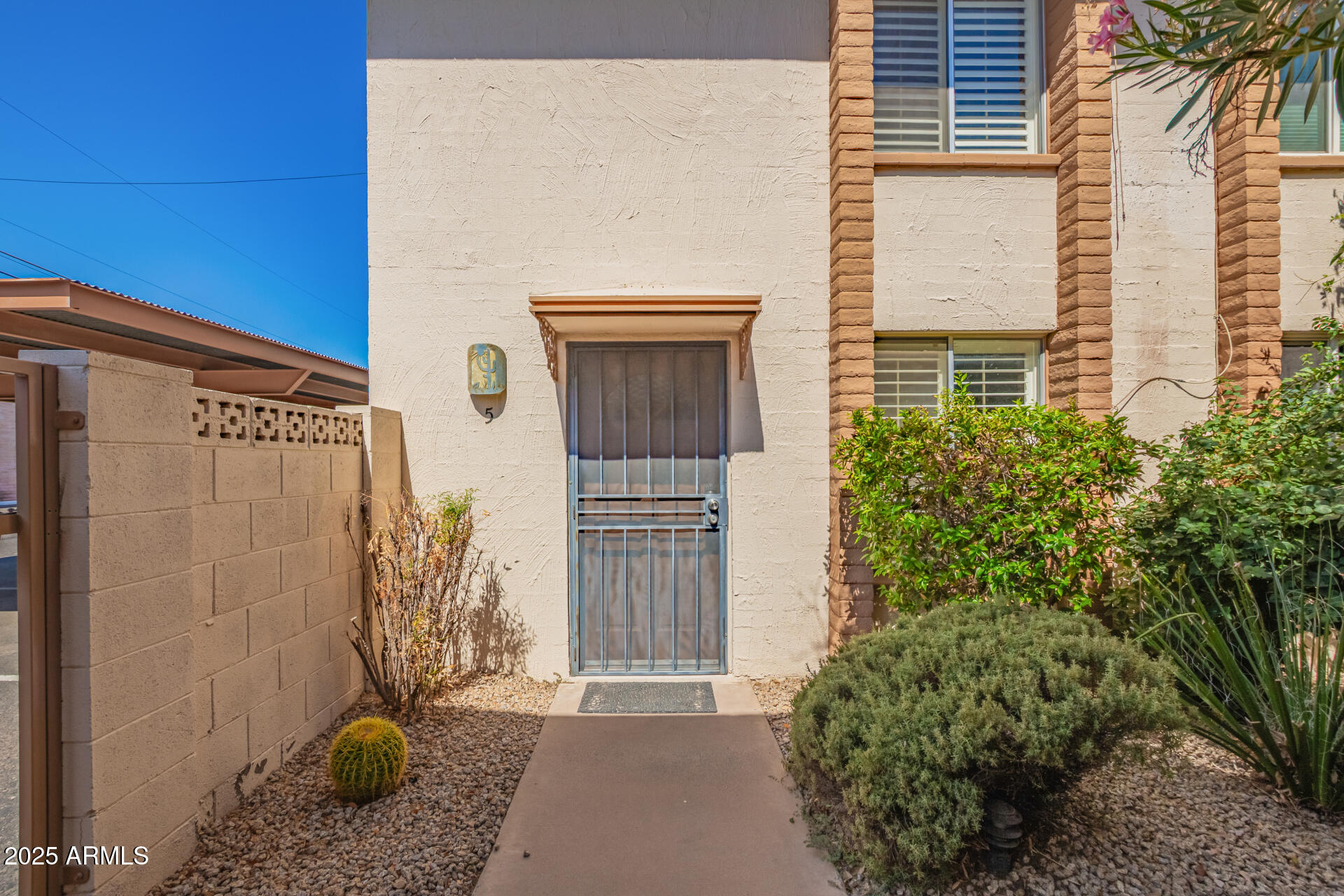 4848 N WOODMERE FAIRWAY -- 5