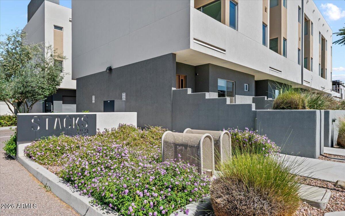 3150 E GLENROSA Avenue 1