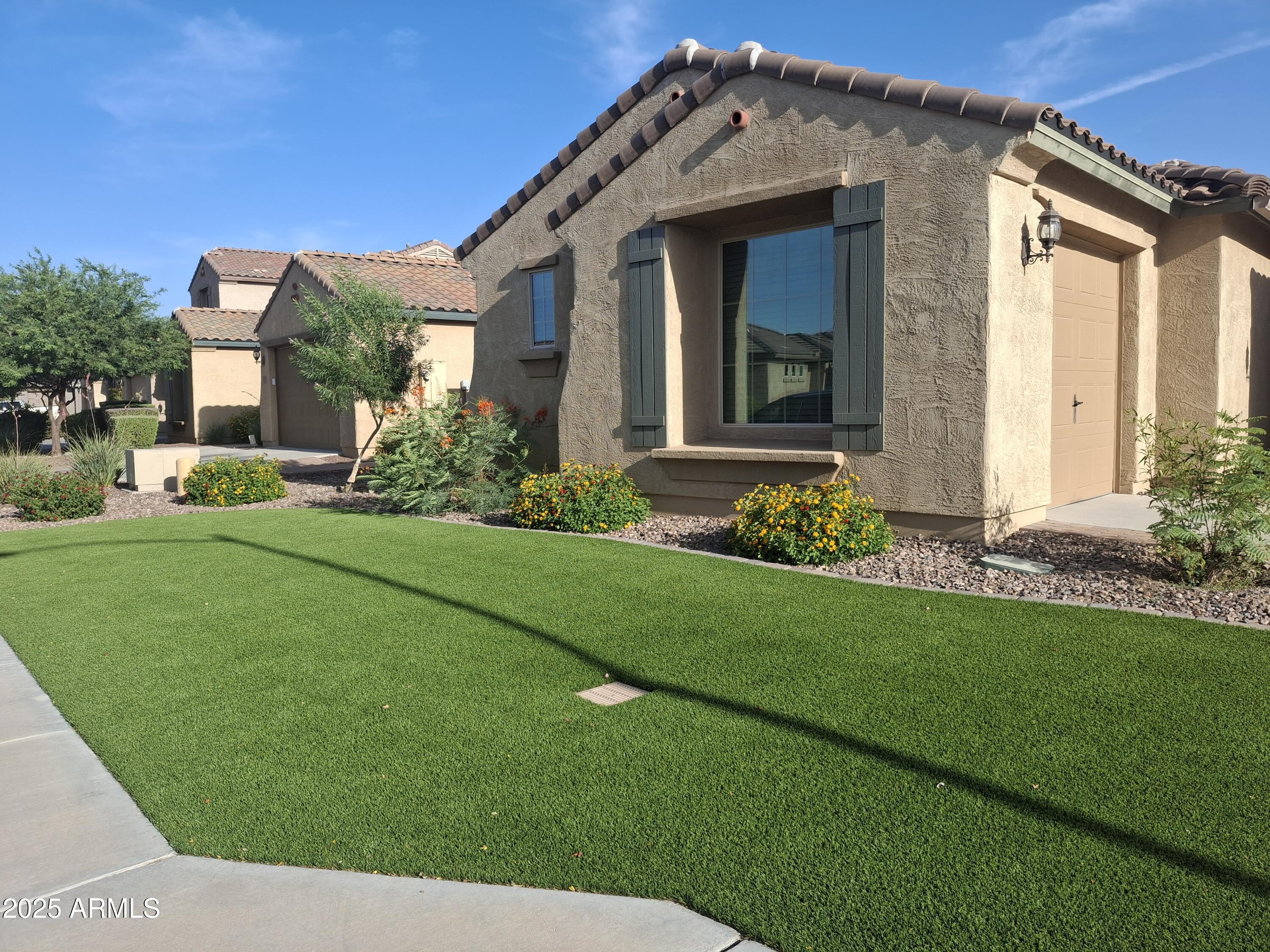 10773 W PRICKLY PEAR Trail