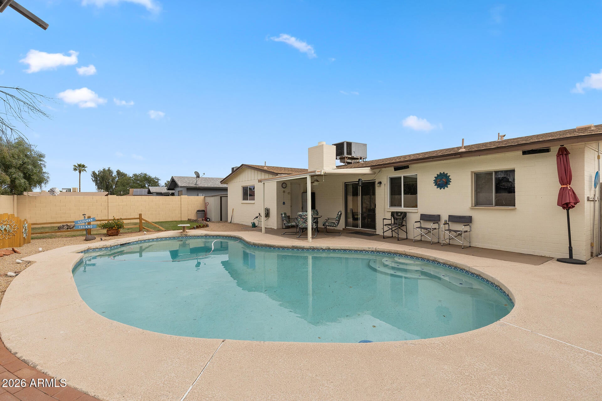 4732 W ALTADENA Avenue