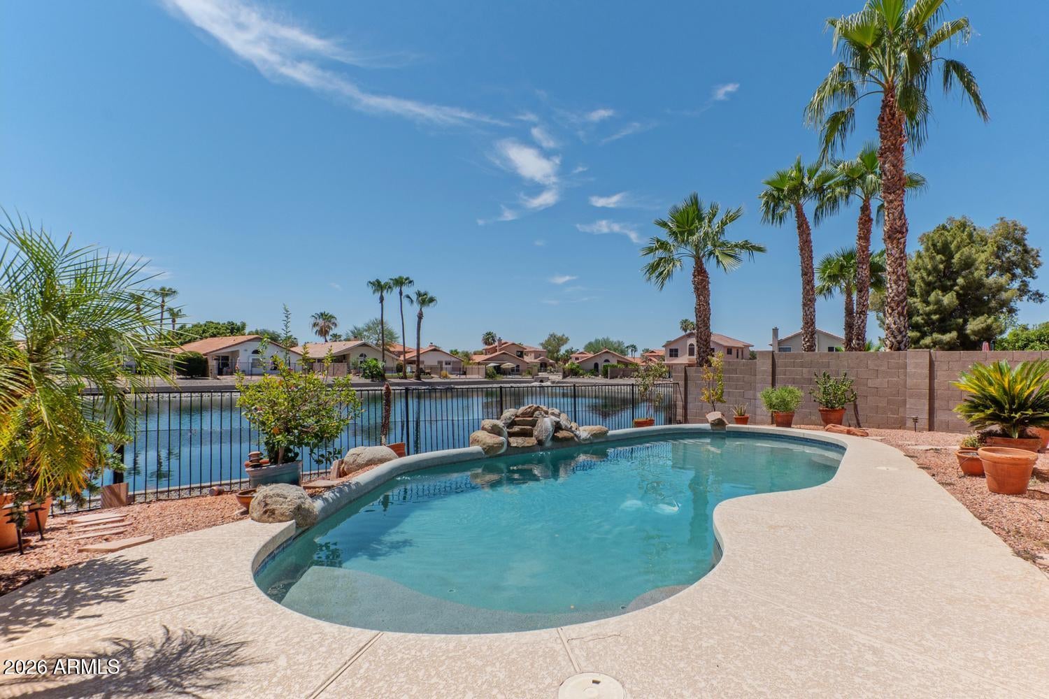 7573 W KERRY Lane