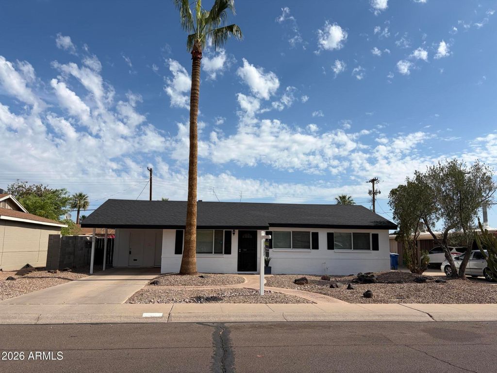 Photo of 450 E Garfield Street, Tempe, AZ 85288 (MLS # 7040746)