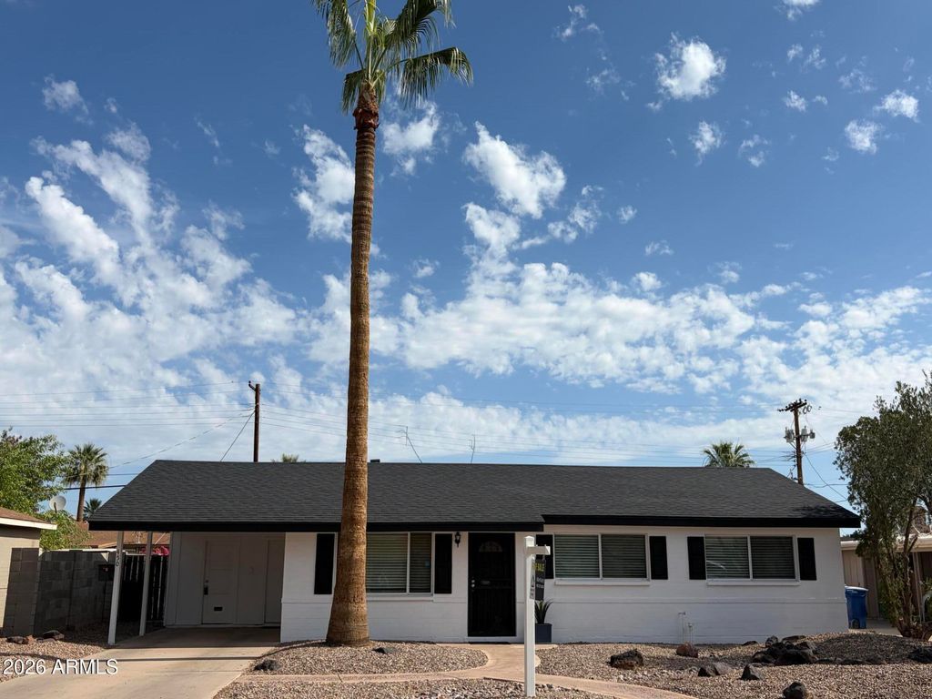 Photo of 450 E Garfield Street, Tempe, AZ 85288 (MLS # 7040746)