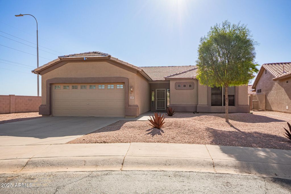 Photo of 6984 S Newport Court, Chandler, AZ 85249 (MLS # 6991402)