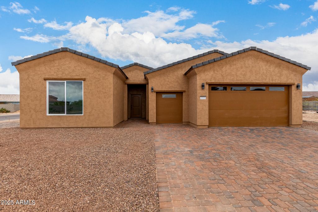 Photo of 10198 W Mission Drive, Arizona City, AZ 85123 (MLS # 6952273)