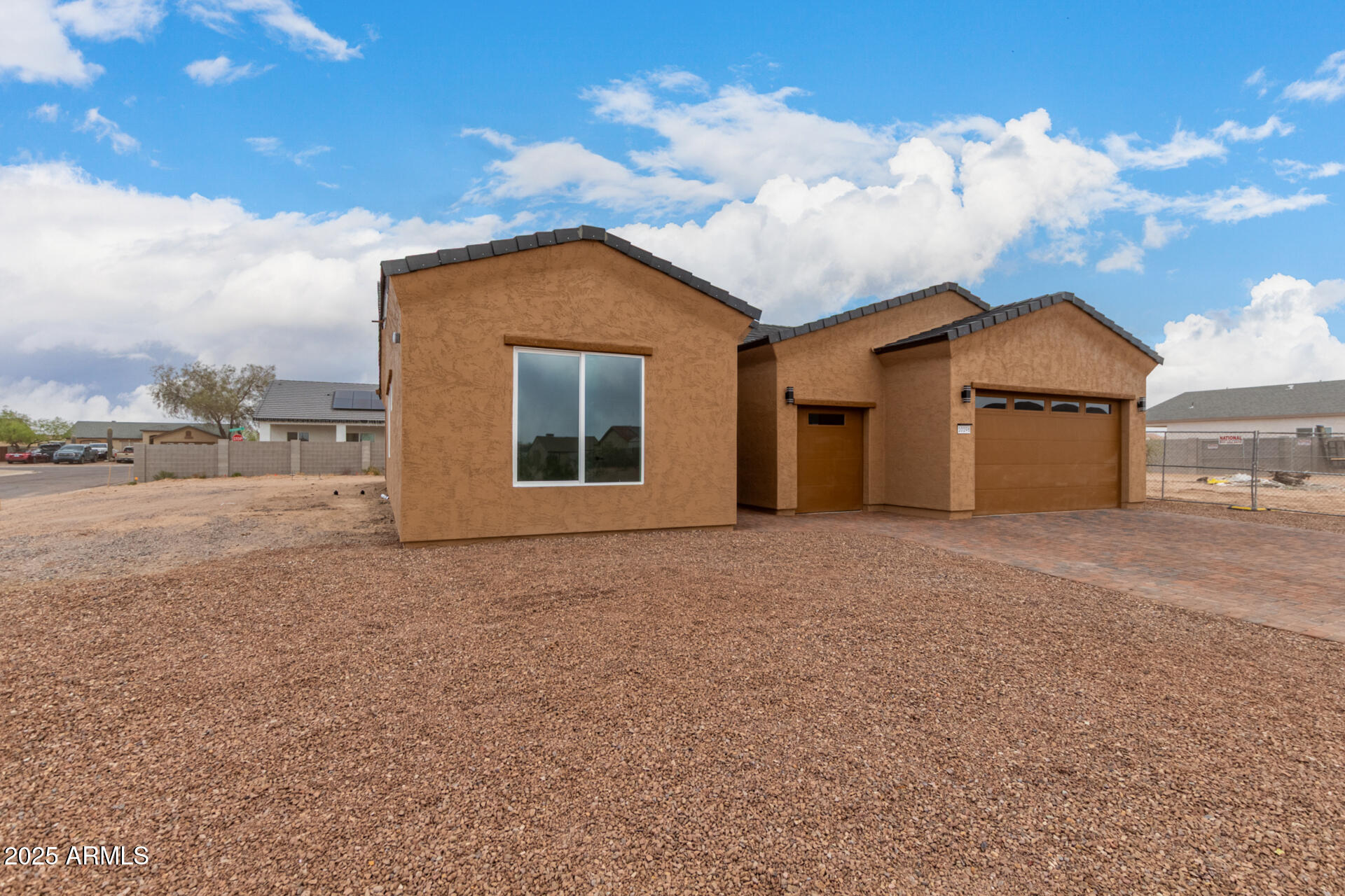 10198 W MISSION Drive