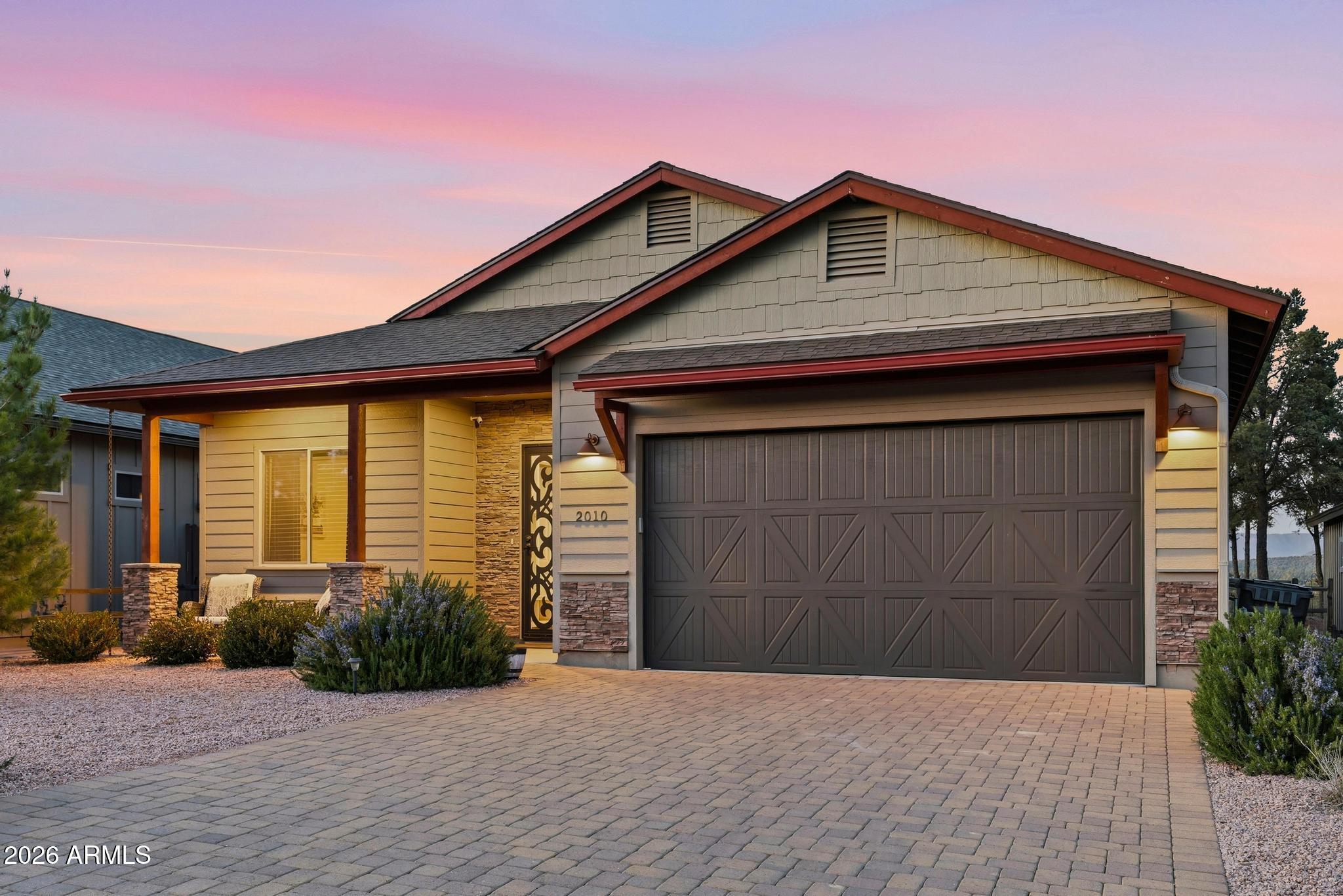 2010 E RAINBOW Trail