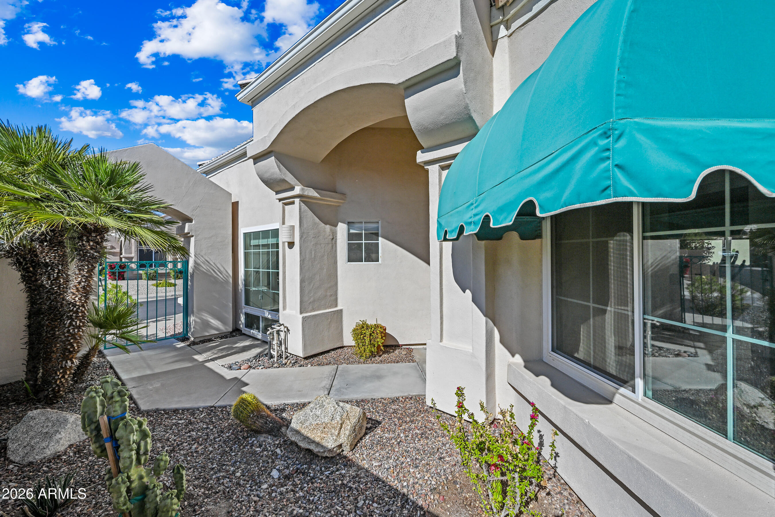 1113 E Hiddenview Drive