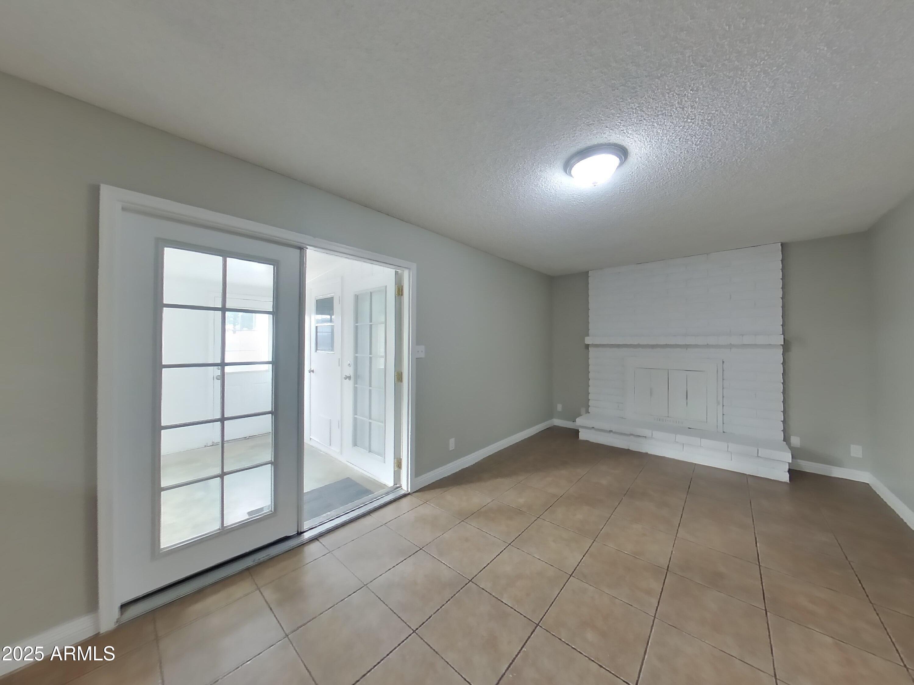 1445 E EDGEWOOD Avenue