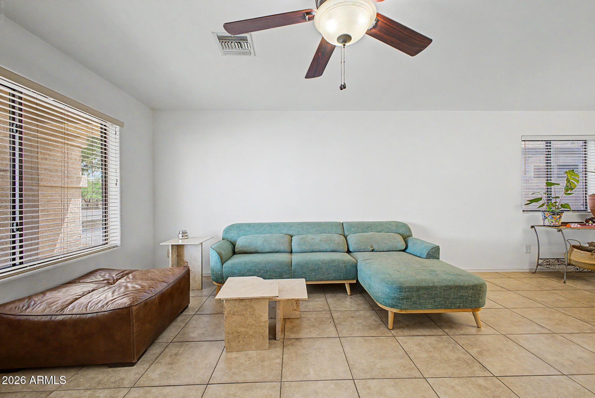 2743 E TAMARISK Avenue
