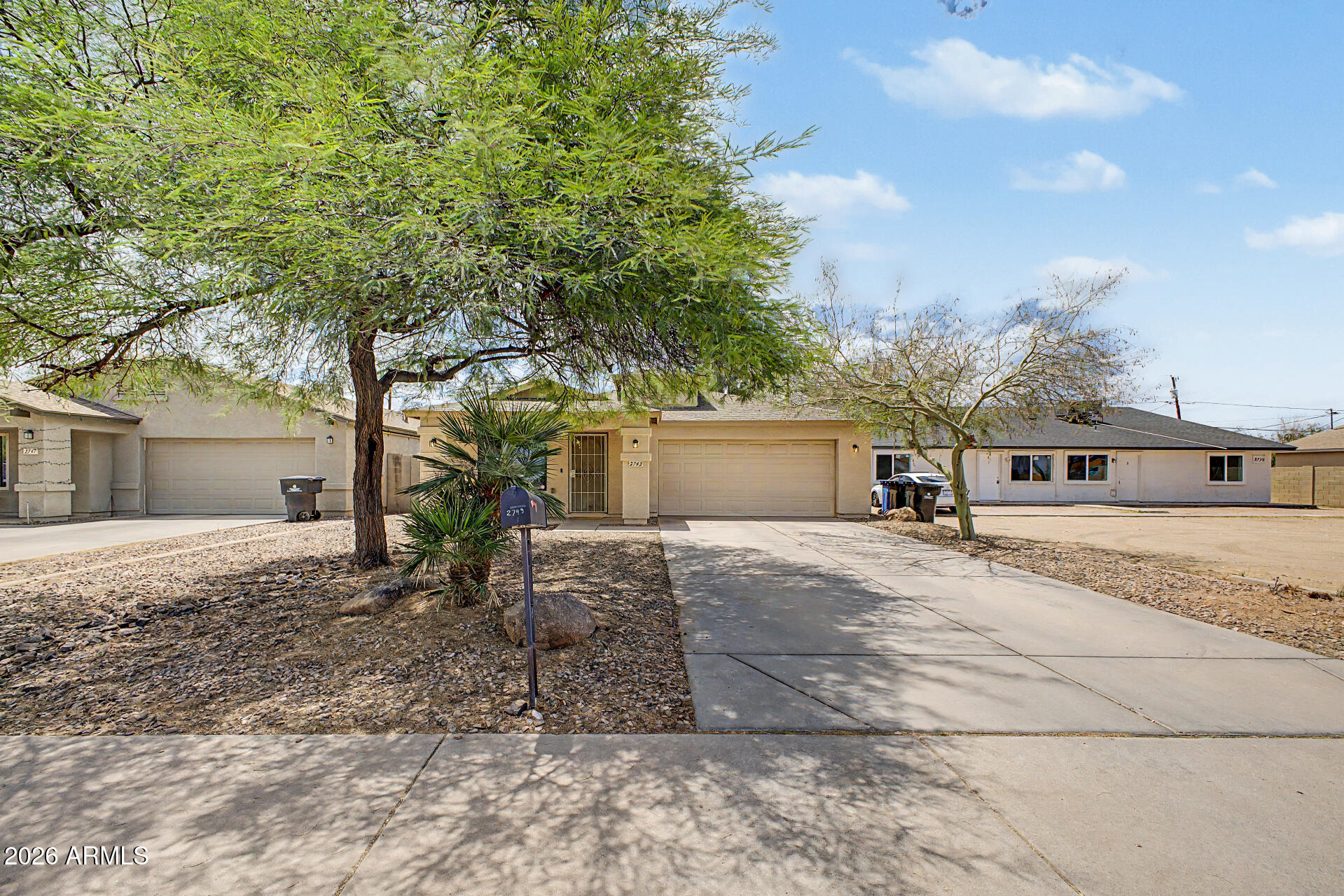 2743 E TAMARISK Avenue