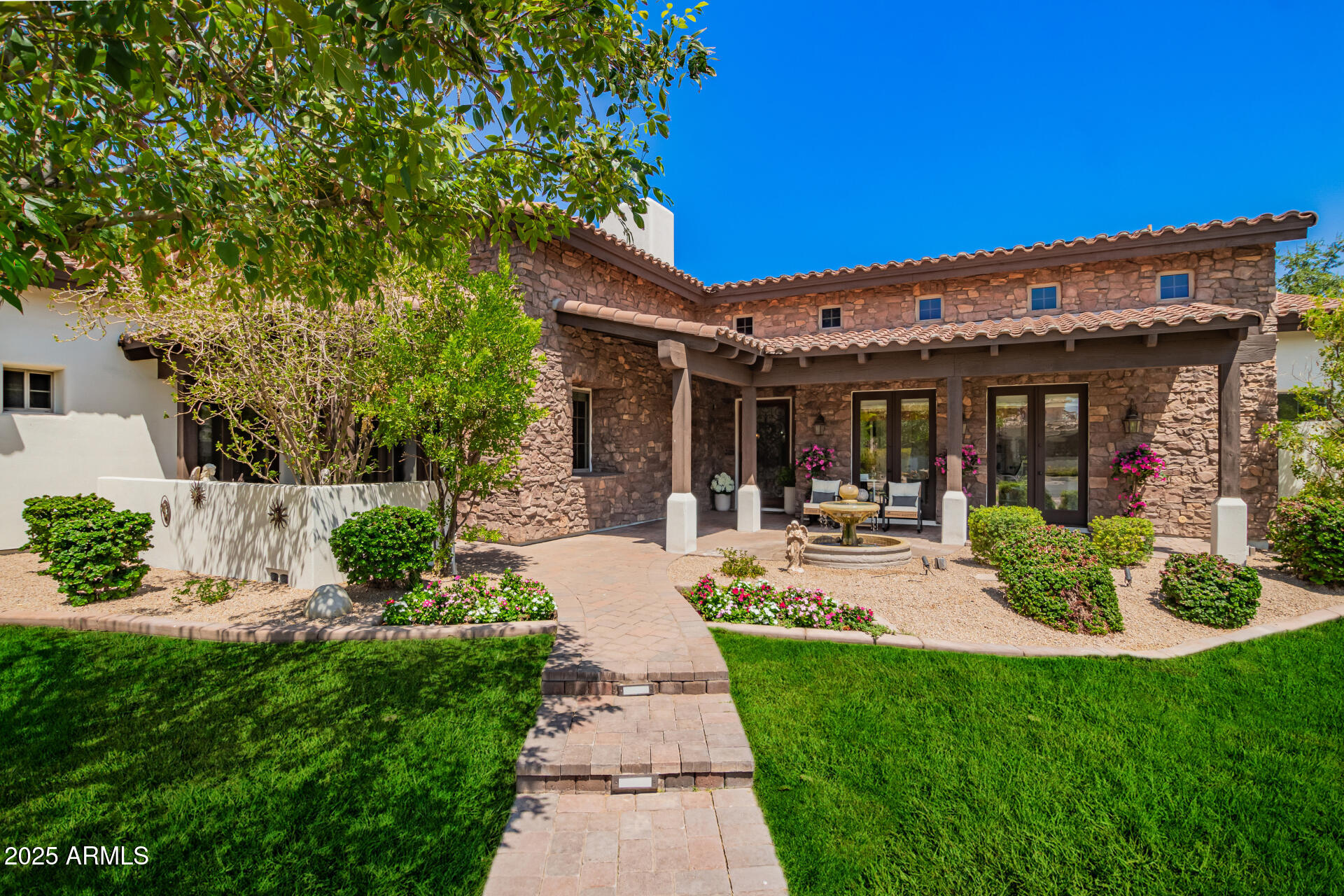 2784 W DEL RIO Place
