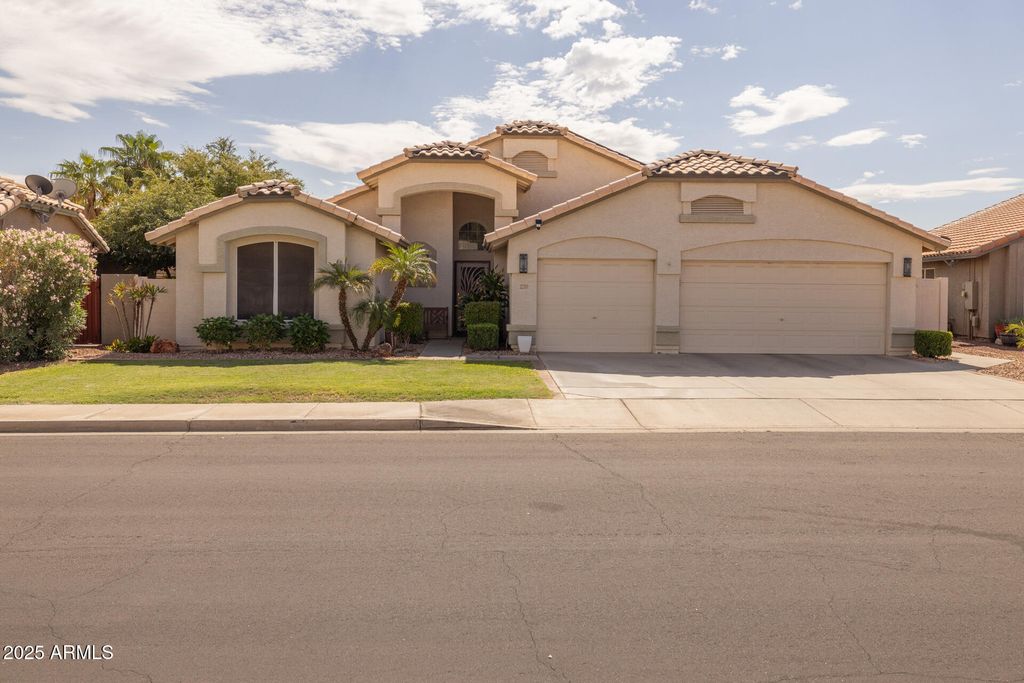 Photo of 12709 W Virginia Avenue, Avondale, AZ 85392 (MLS # 6933646)