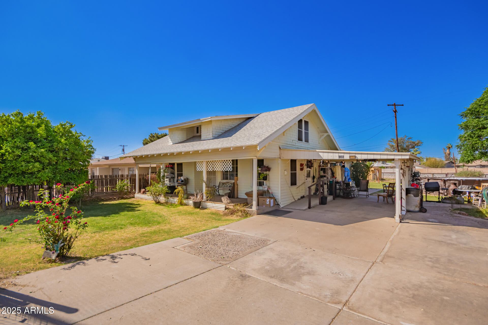 134 E ELLIOT Road
