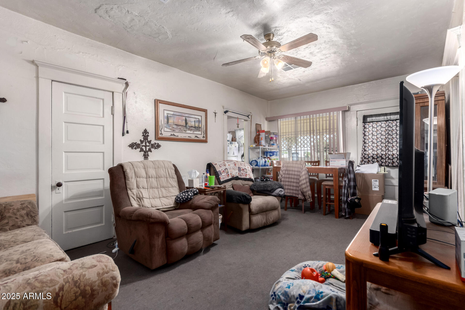 134 E ELLIOT Road