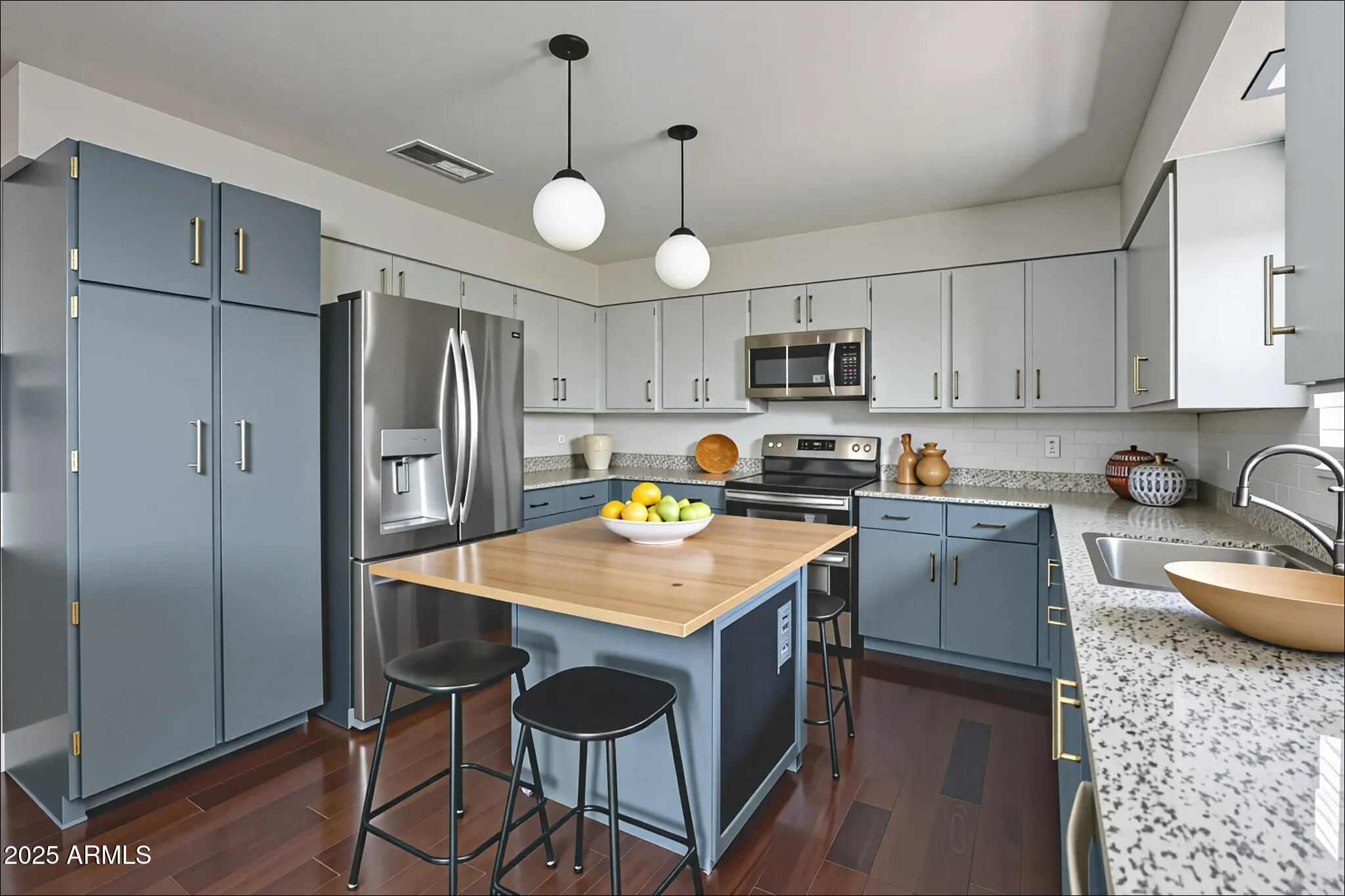 Cottonwood, Arizona 86326, United States, 5 Bedrooms Bedrooms, ,3 BathroomsBathrooms,Residential,Active,212290