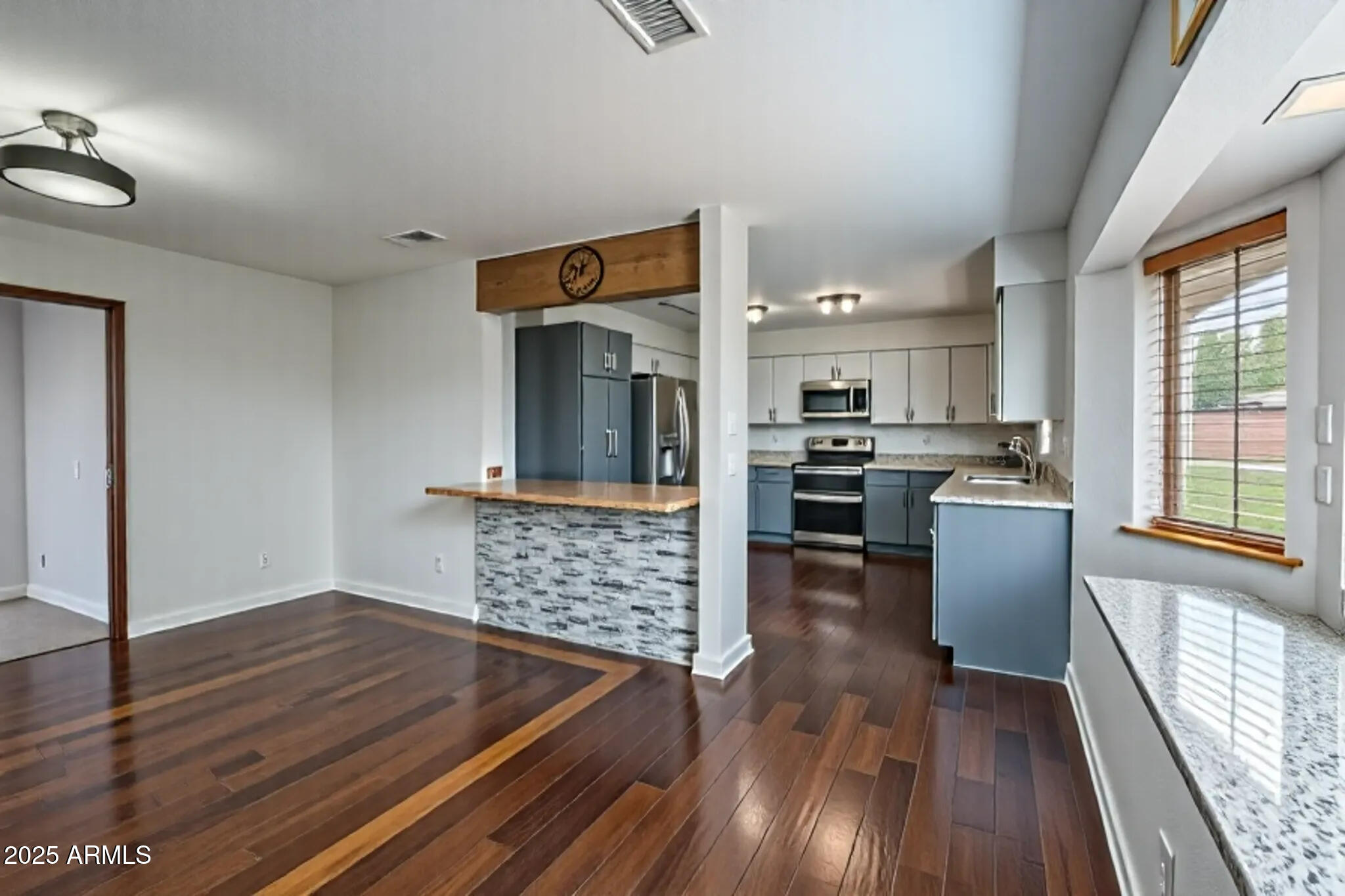 Cottonwood, Arizona 86326, United States, 5 Bedrooms Bedrooms, ,3 BathroomsBathrooms,Residential,Active,212290