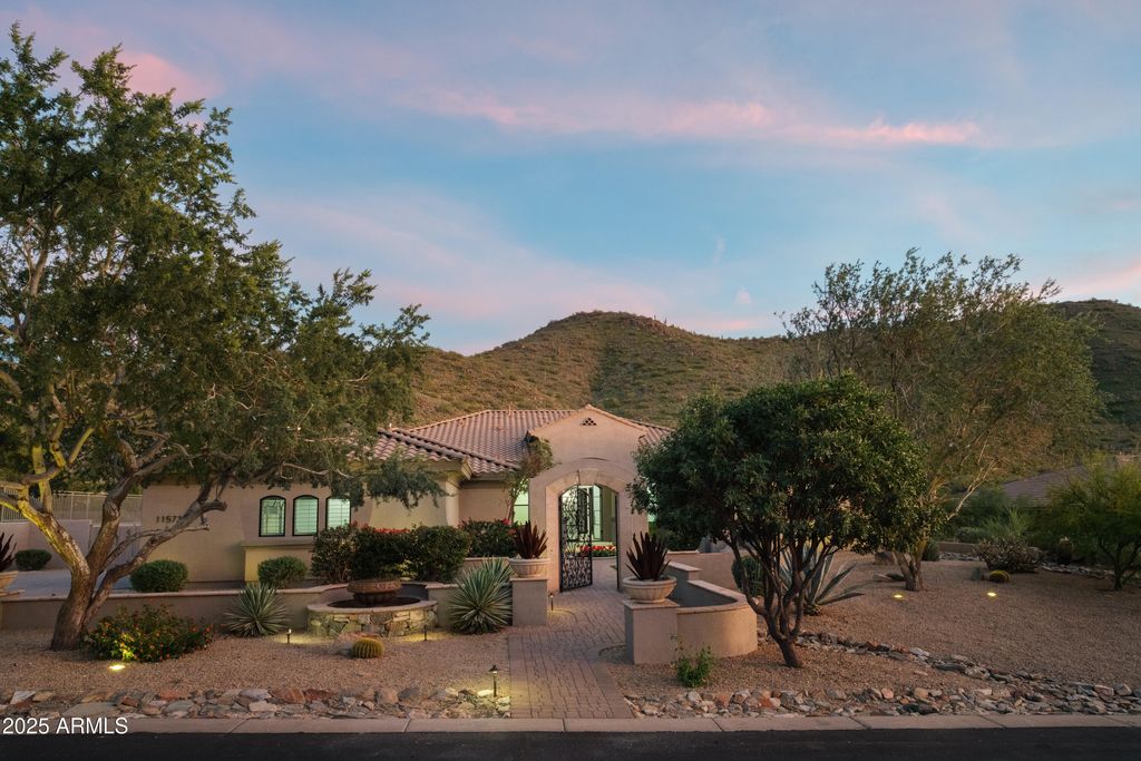 Photo of 11573 E Winchcomb Drive, Scottsdale, AZ 85255 (MLS # 6961425)