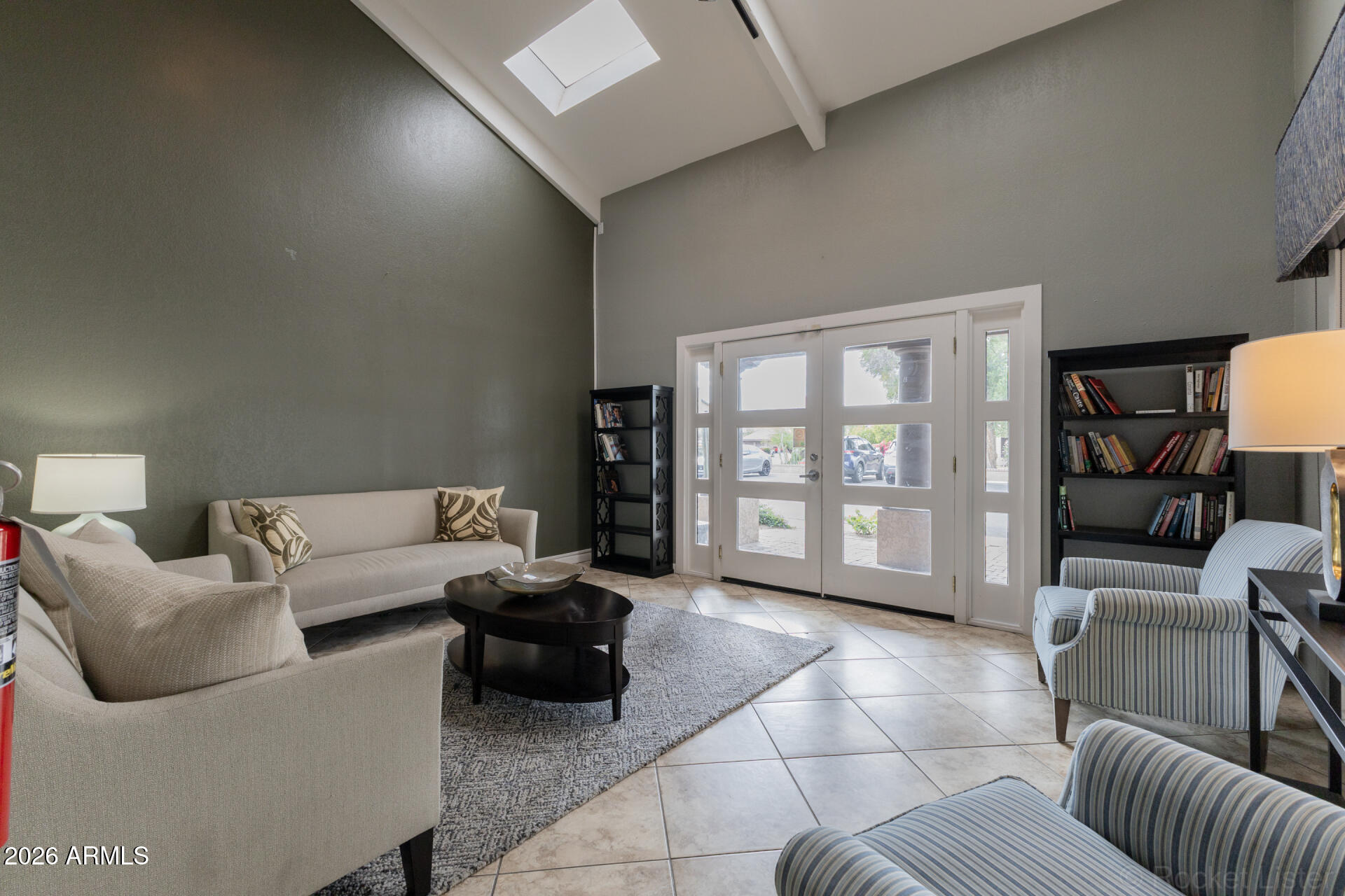 LAS COLINAS - Residential