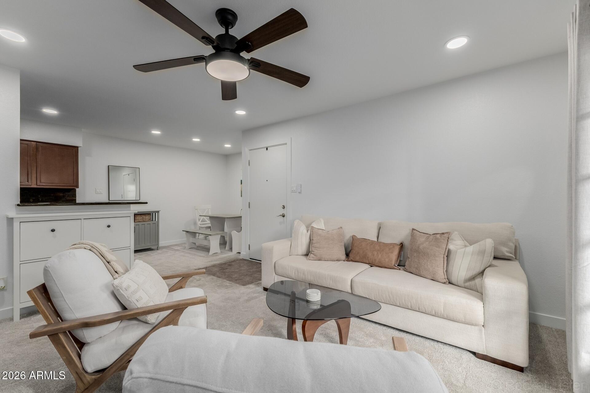 LAS COLINAS - Residential